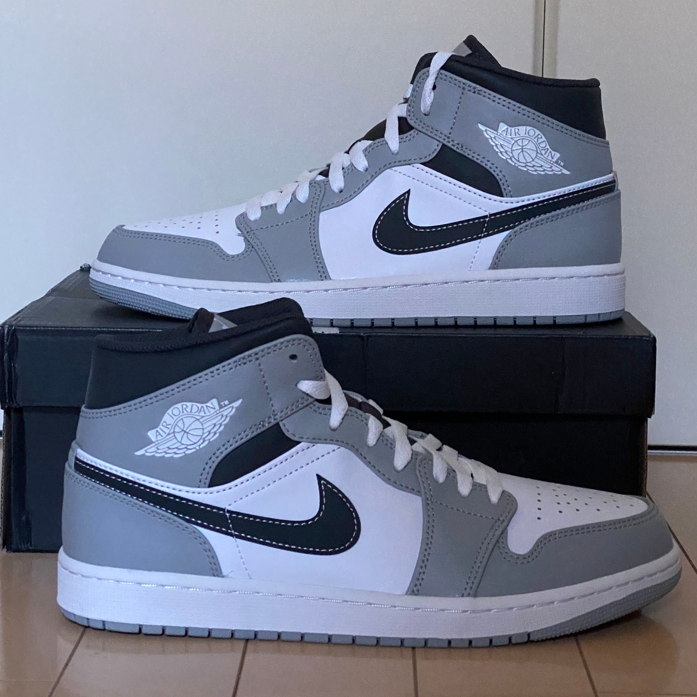 Nike Air Jordan 1 Mid "Grey White/Anthracite"