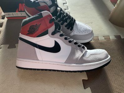 Nike Air Jordan 1 High OG "White/Black/Light Smoke Grey"