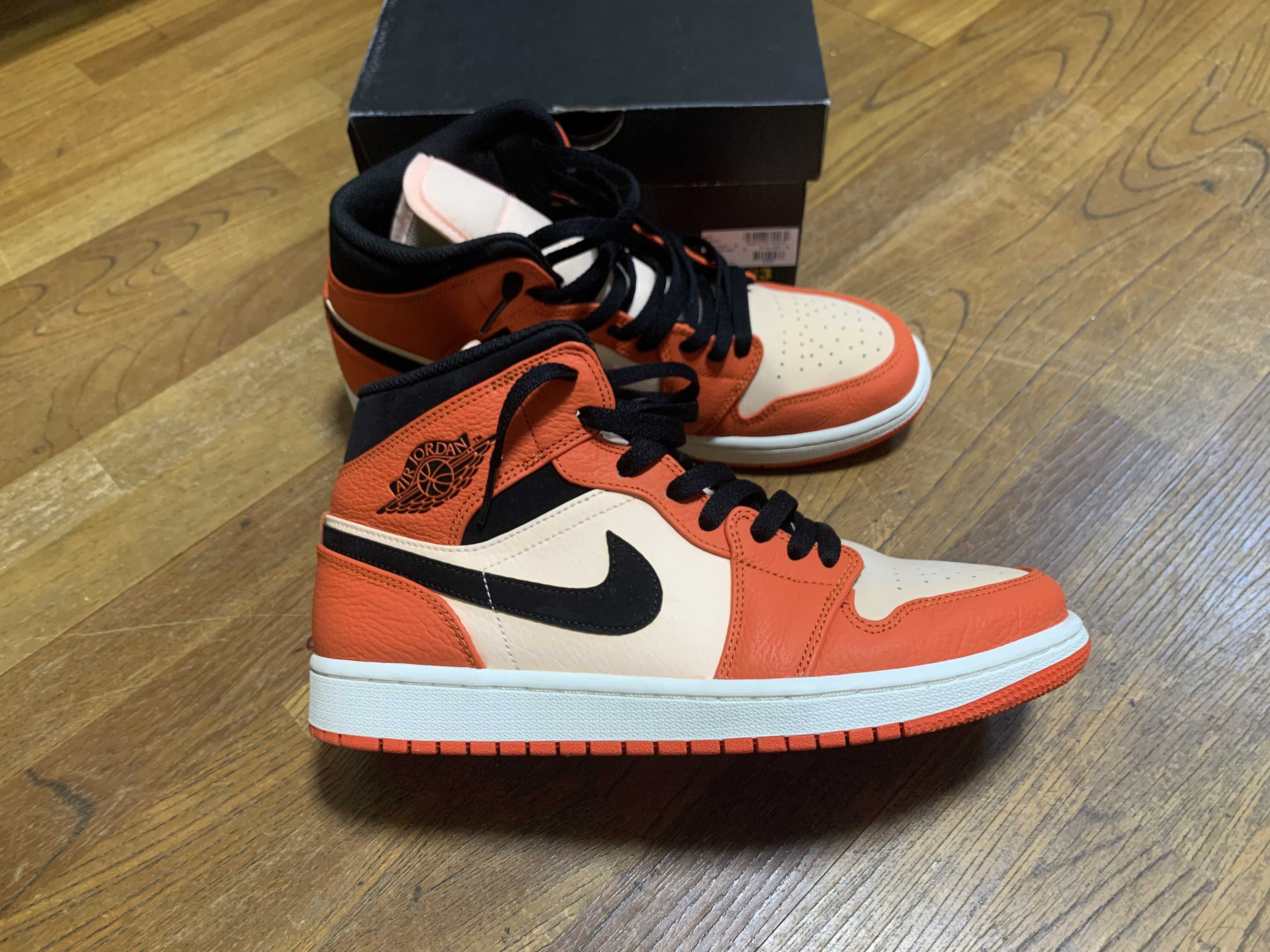 Nike Air Jordan 1 Mid "Team Orange Black"