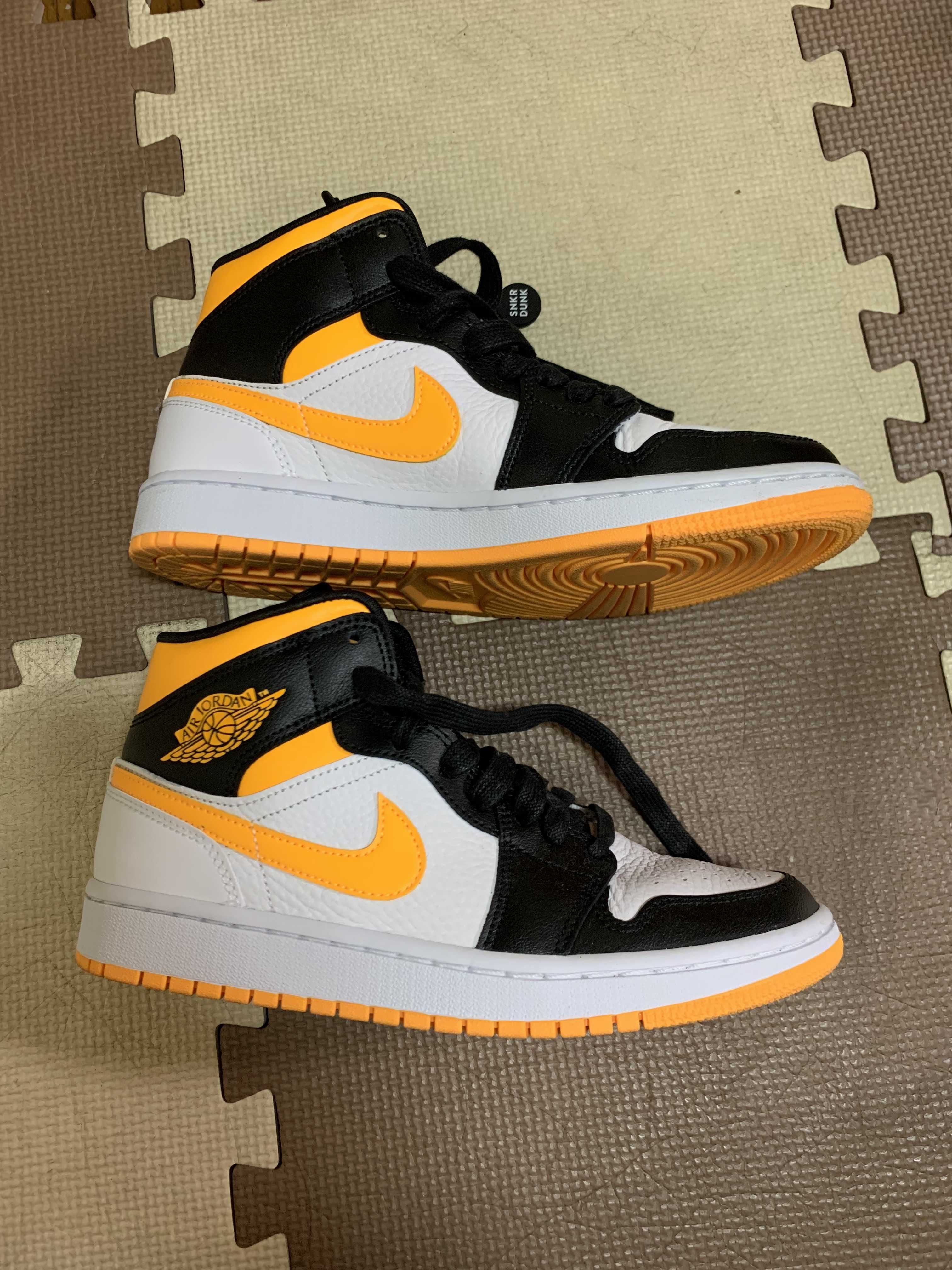 Nike Women's Air Jordan 1 Mid SE "Laser Orange Black"