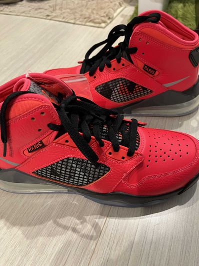 Paris Saint-Germain (PSG) × Nike Jordan Mars 270 "Infrared 23/Reflect Silver-Black"