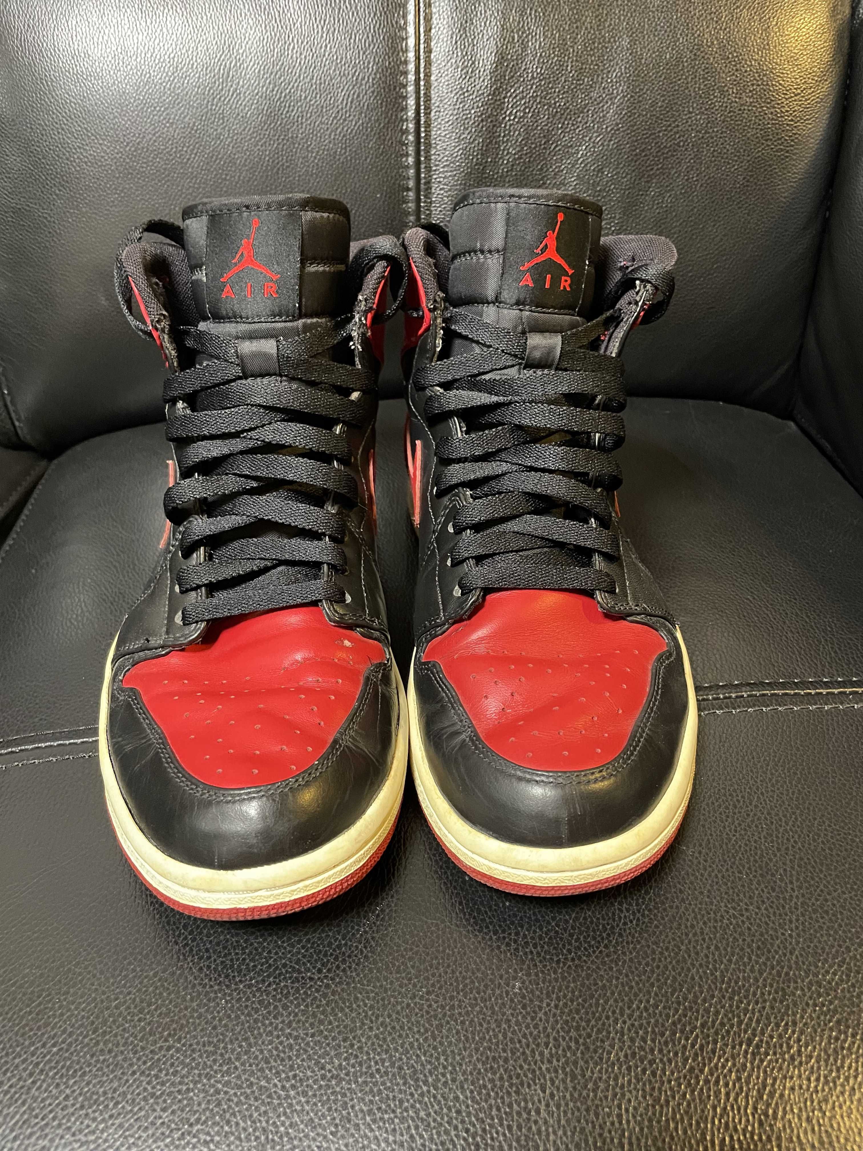 Nike Air Jordan 1 Retro High OG "Bred/Banned" (2016)