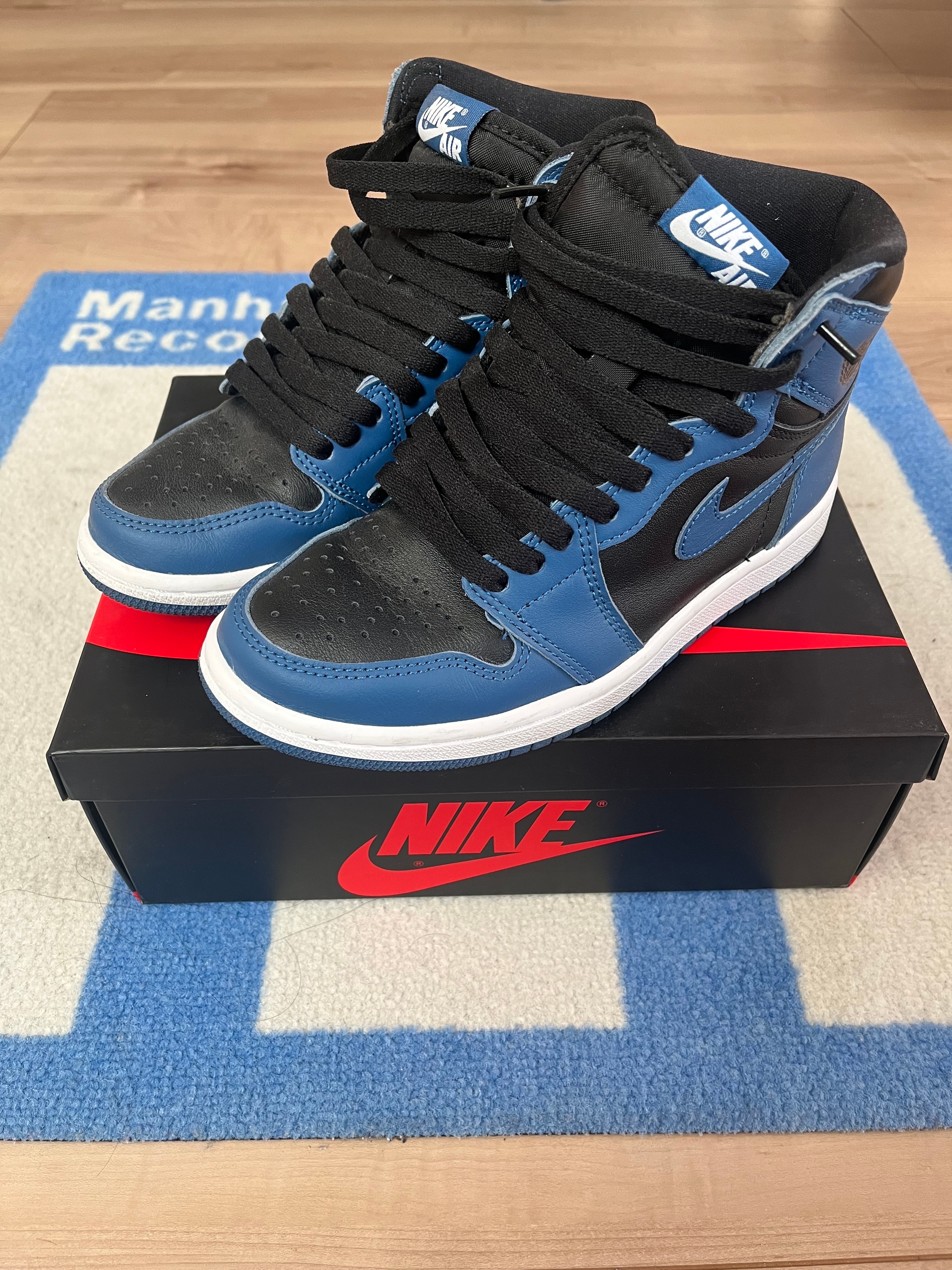 Nike Air Jordan 1 Retro High OG "Dark Marina Blue"