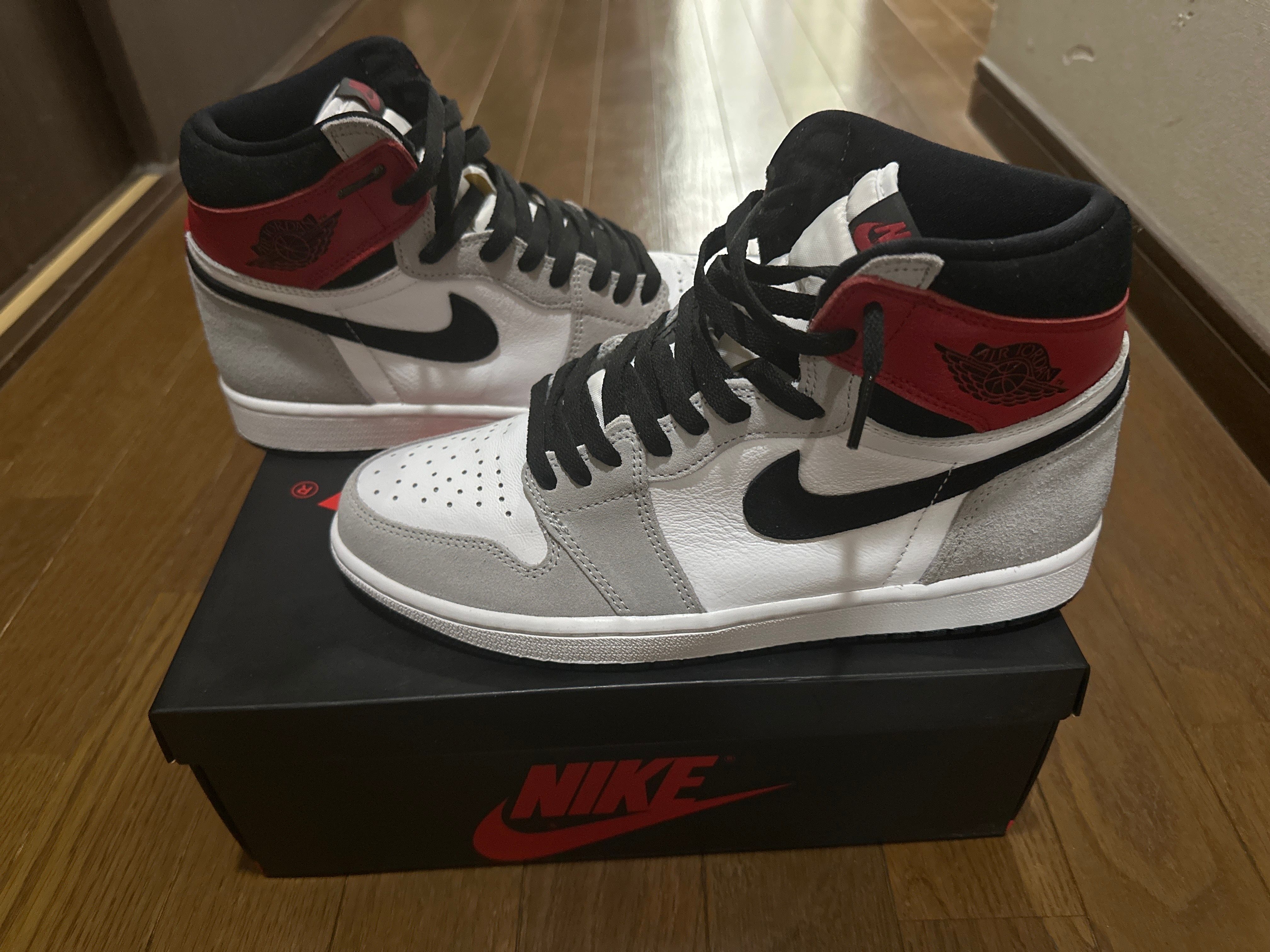 Nike Air Jordan 1 High OG "White/Black/Light Smoke Grey"