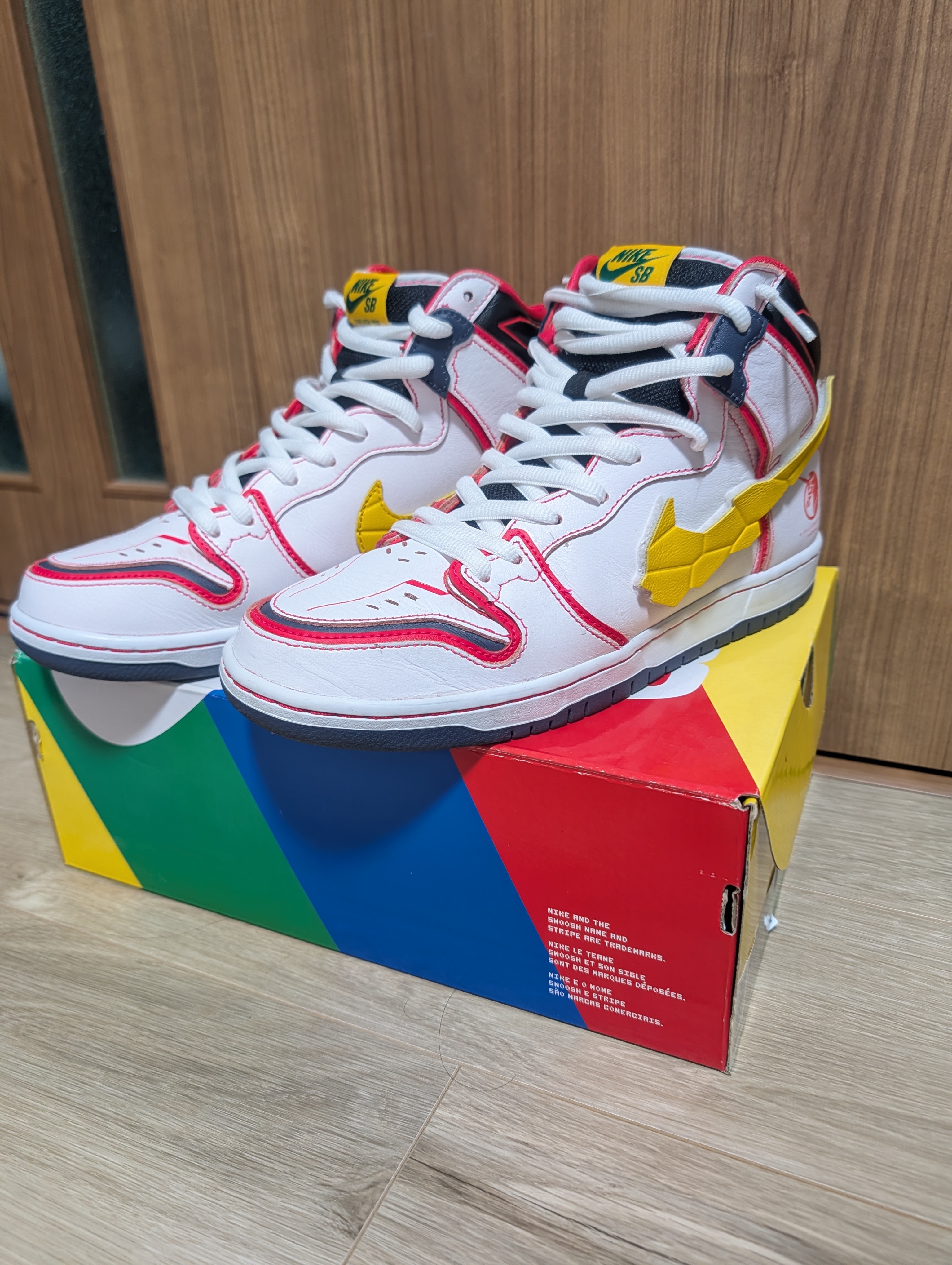 Gundam Unicorn × Nike SB Dunk High PRO QS "UNICORN"