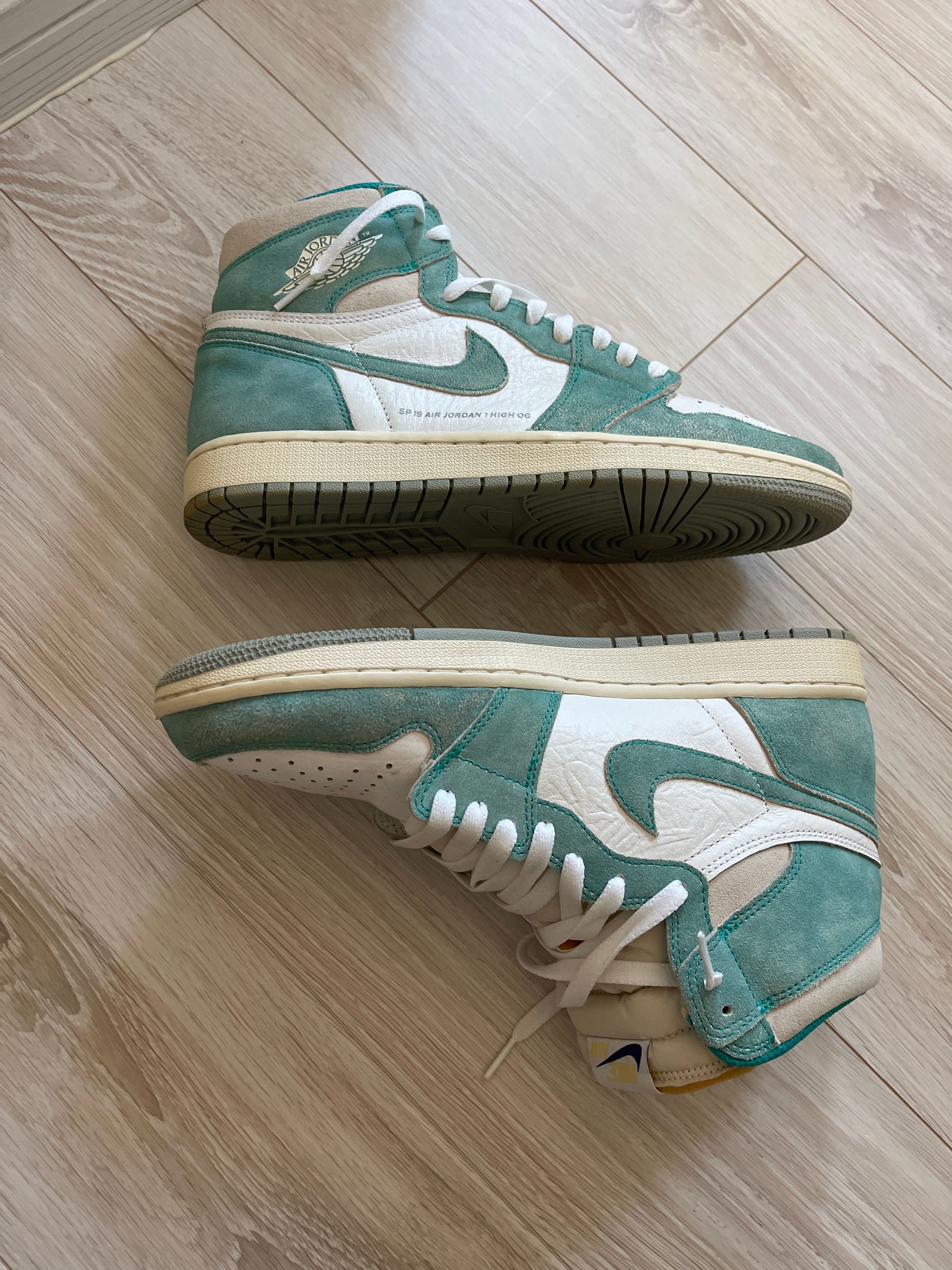 Nike Air Jordan 1 Retro High OG "Turbo Green"