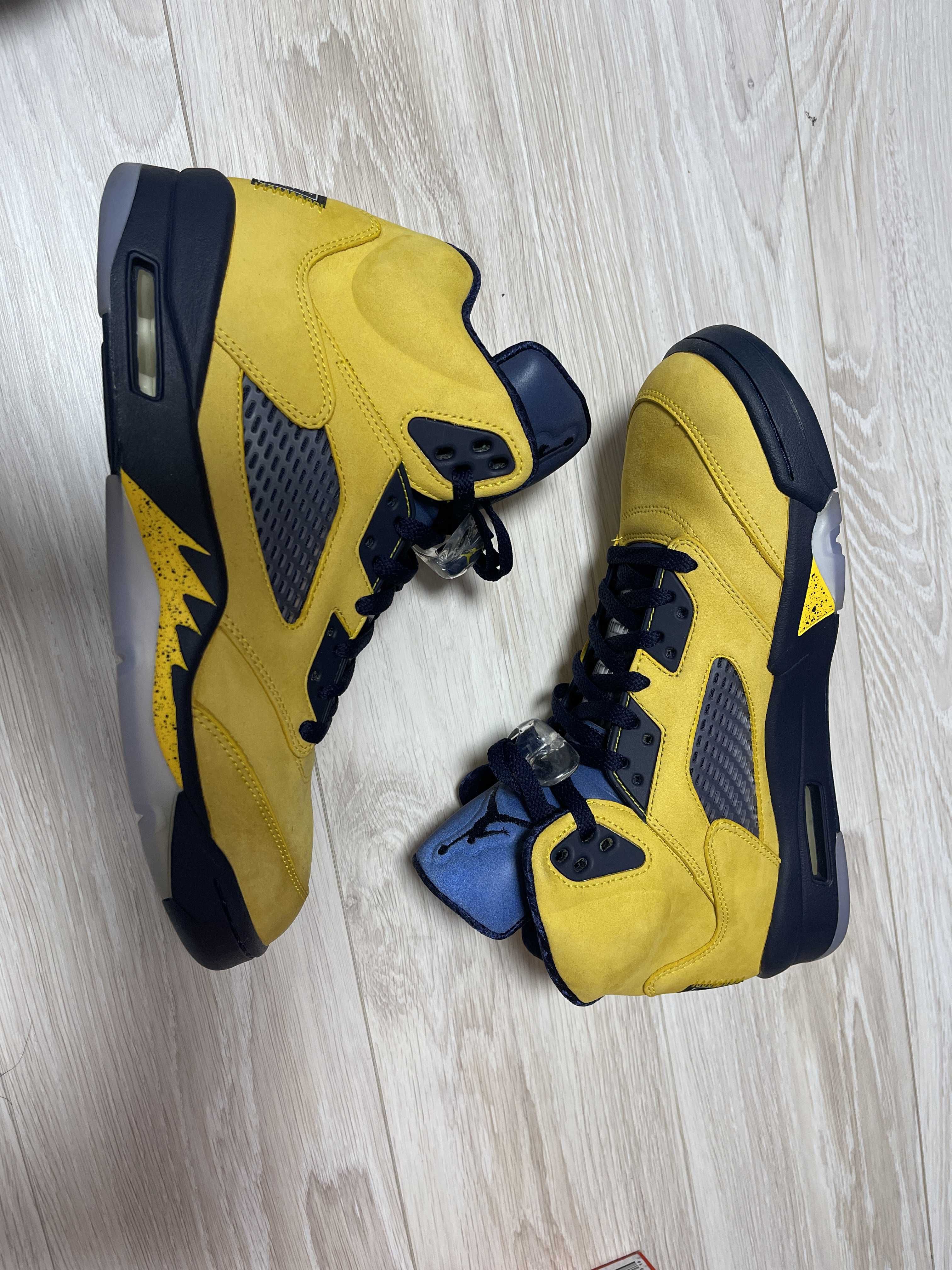 NIKE AIR JORDAN 5 "MICHIGAN"