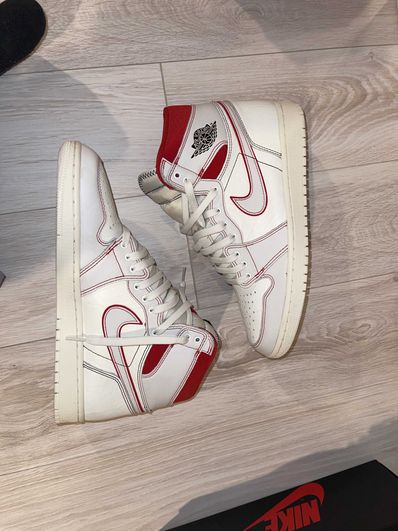 Nike Air Jordan 1 Retro High OG "Sail/University Red"