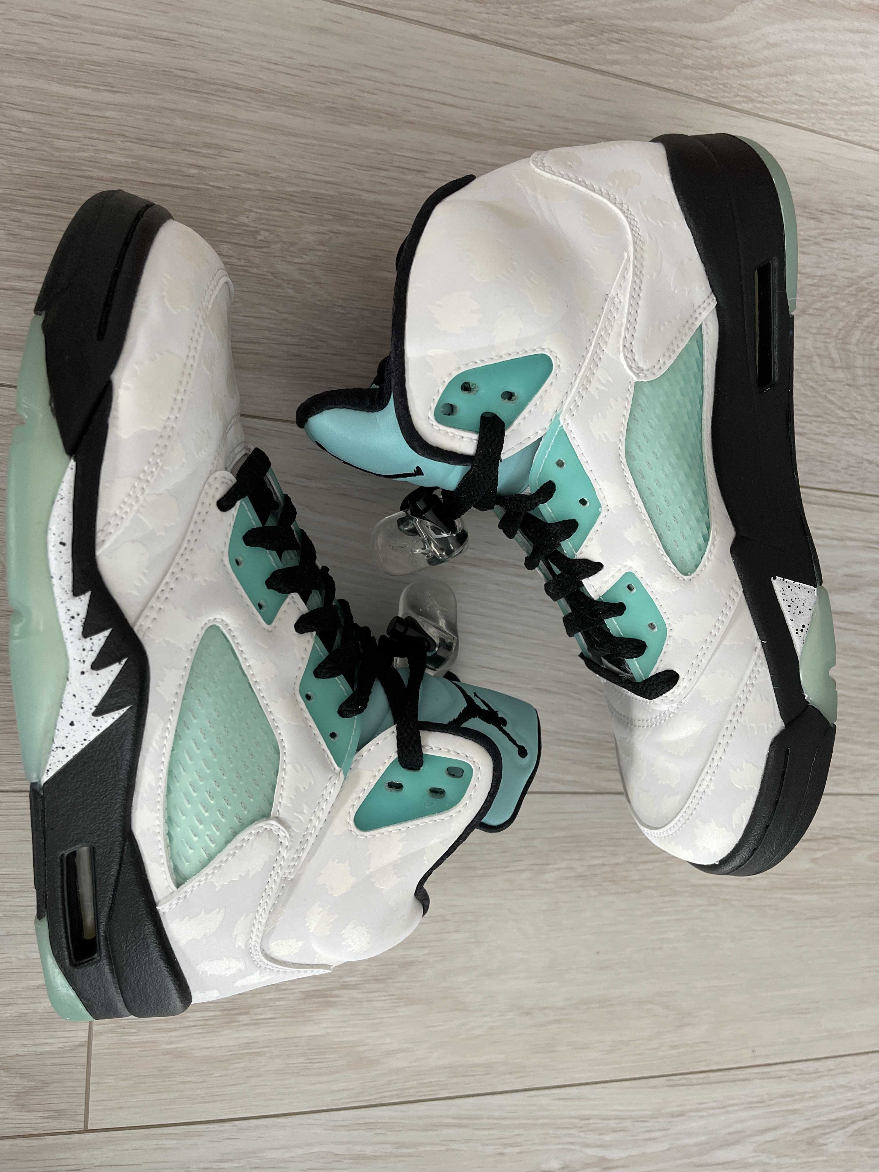 Nike Air Jordan 5 "White/Black/Island Green"