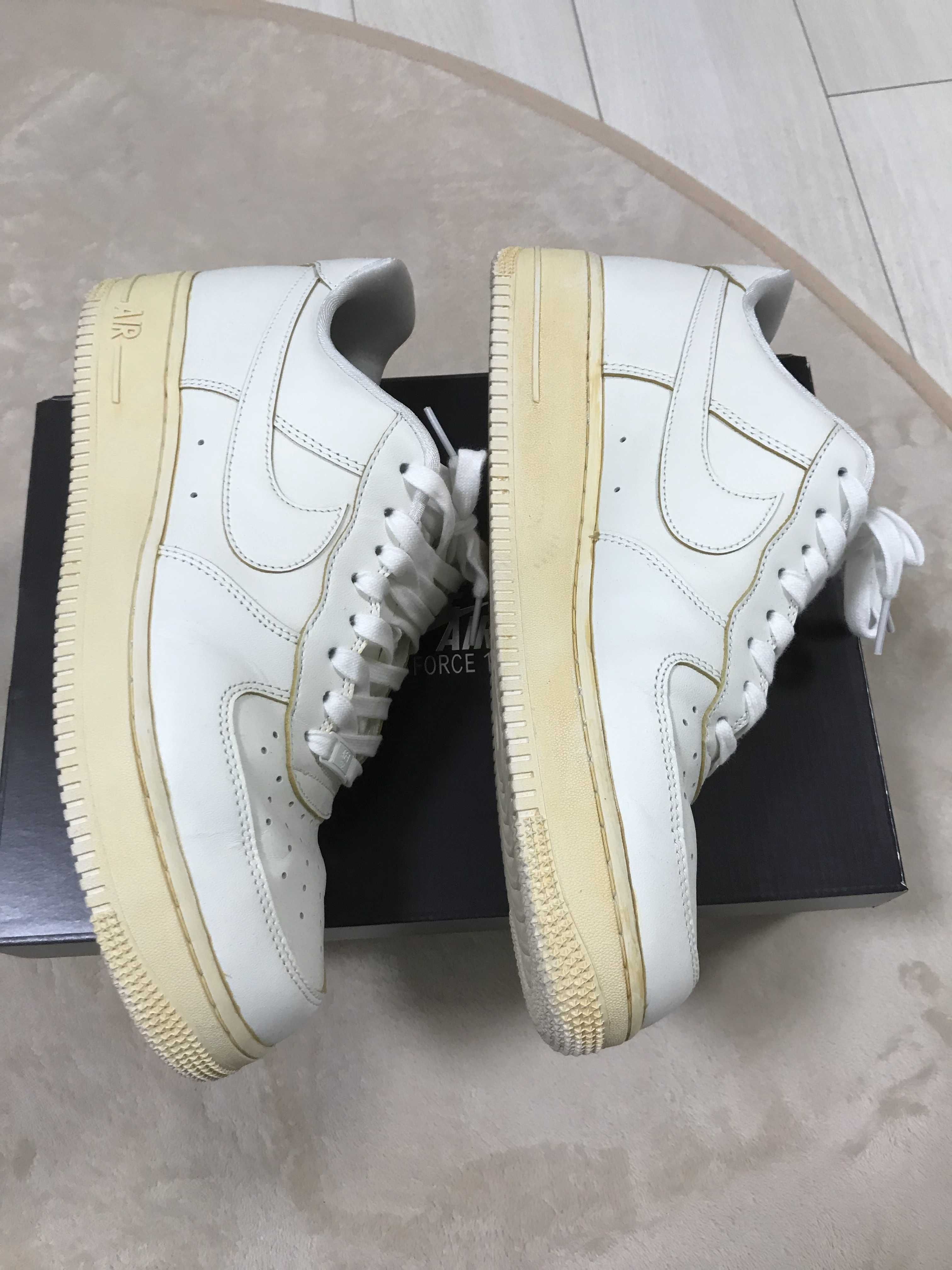 Nike Air Force 1 Low '07 LV8 "Made You Look"