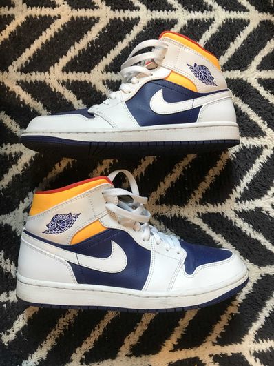 NIKE AIR JORDAN 1 MID "WHITE/NAVY/YELLOW"