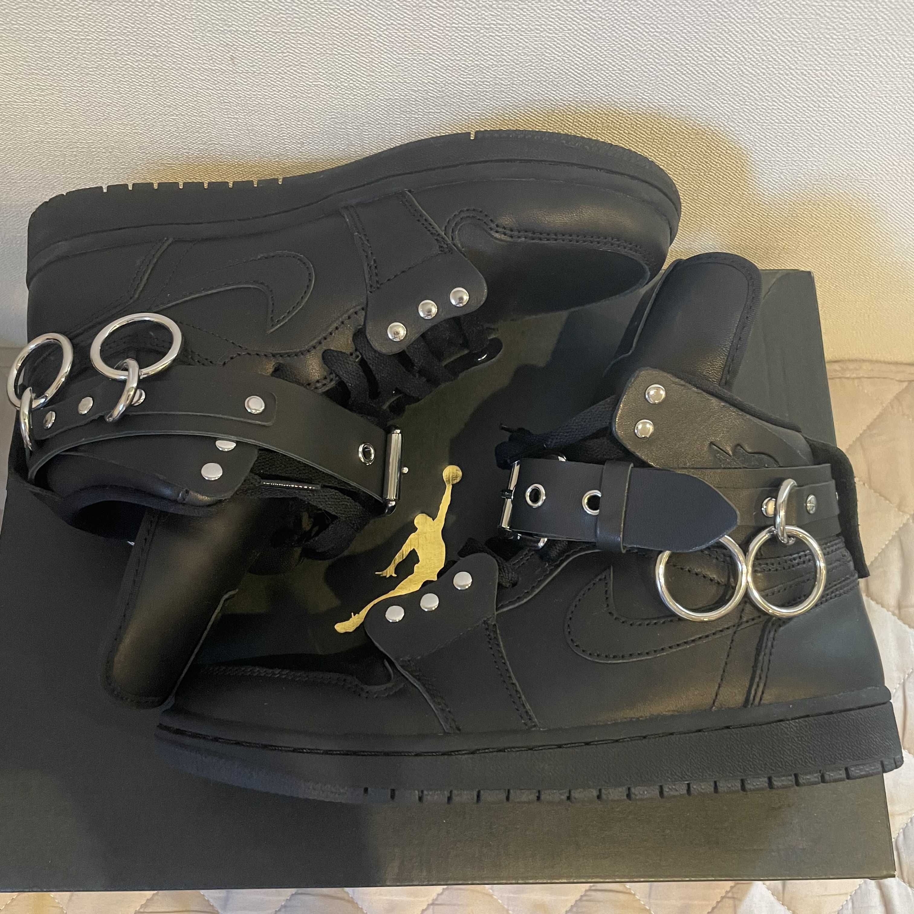 COMME des GARÇONS × Nike Air Jordan 1 High "Black"