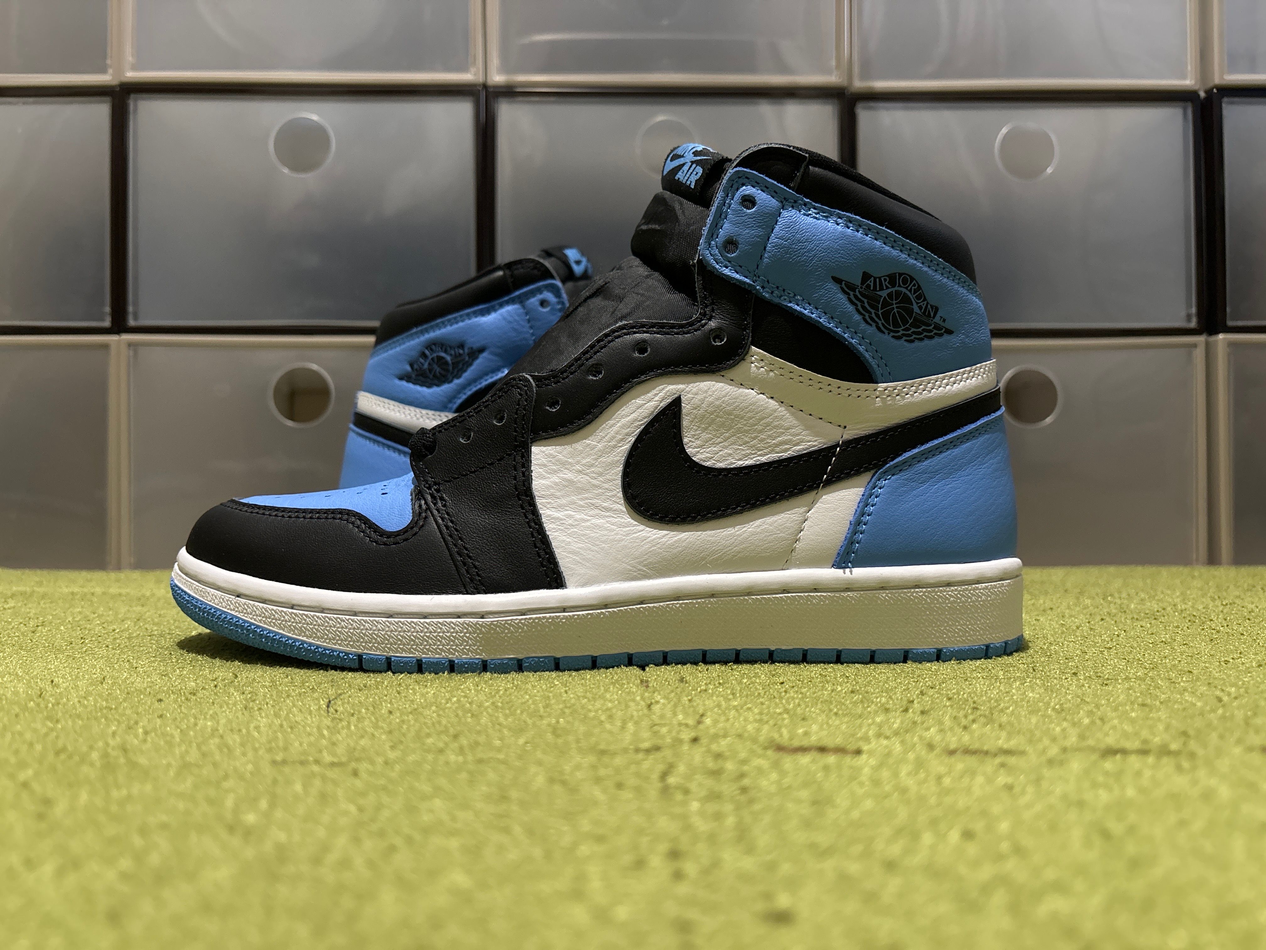 Nike Air Jordan 1 Retro High OG "University Blue/UNC Toe"