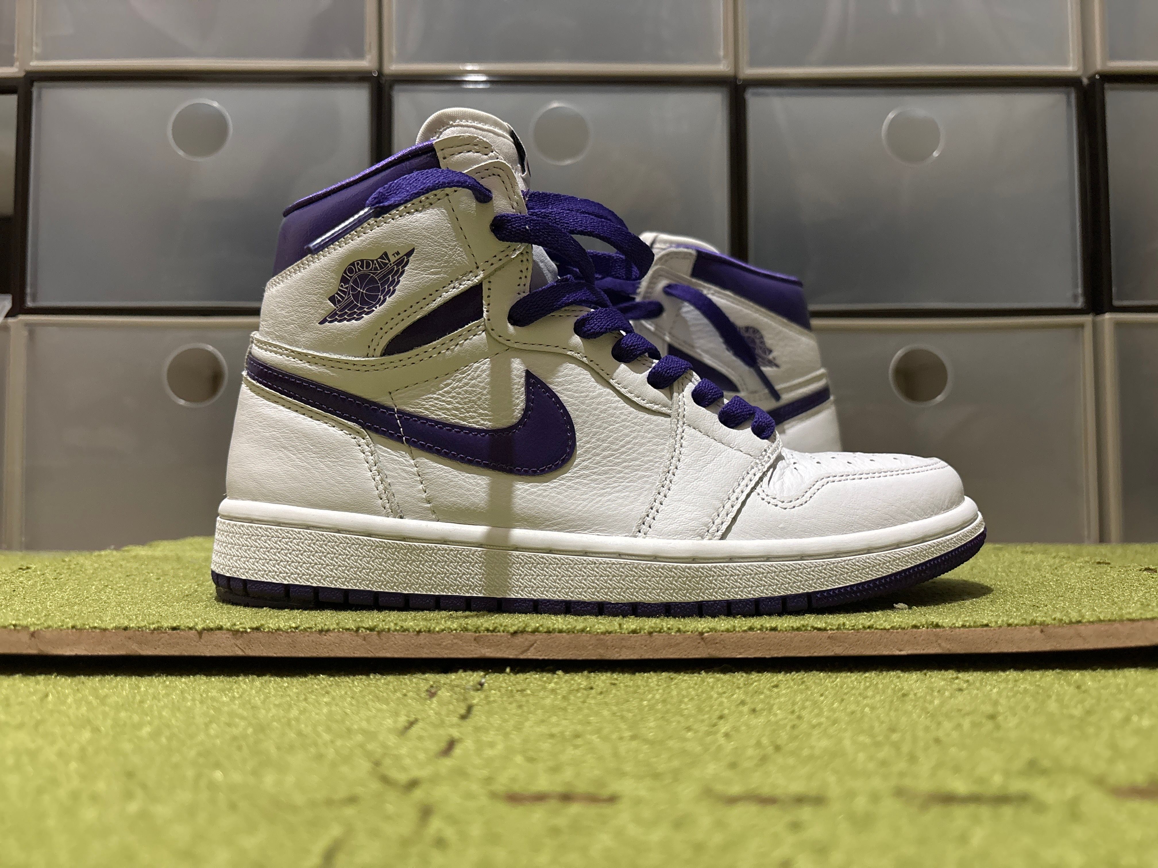 Nike Women's Air Jordan 1 High OG "Court Purple"