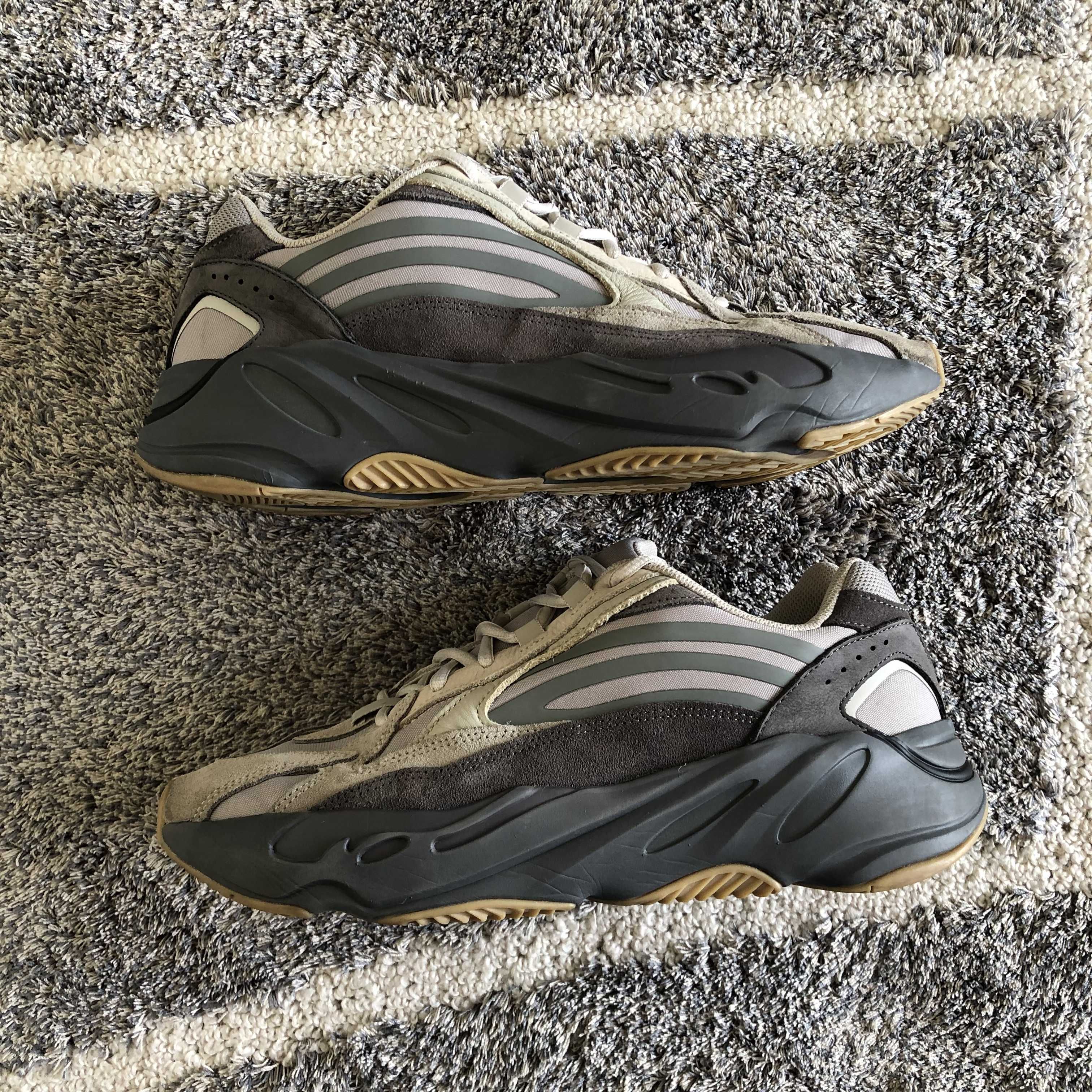 adidas YEEZY Boost 700 V2 "Tephra"