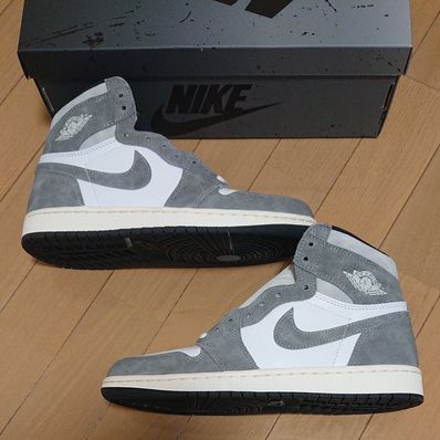 Nike Air Jordan 1 Retro High OG "Black and Smoke Grey"