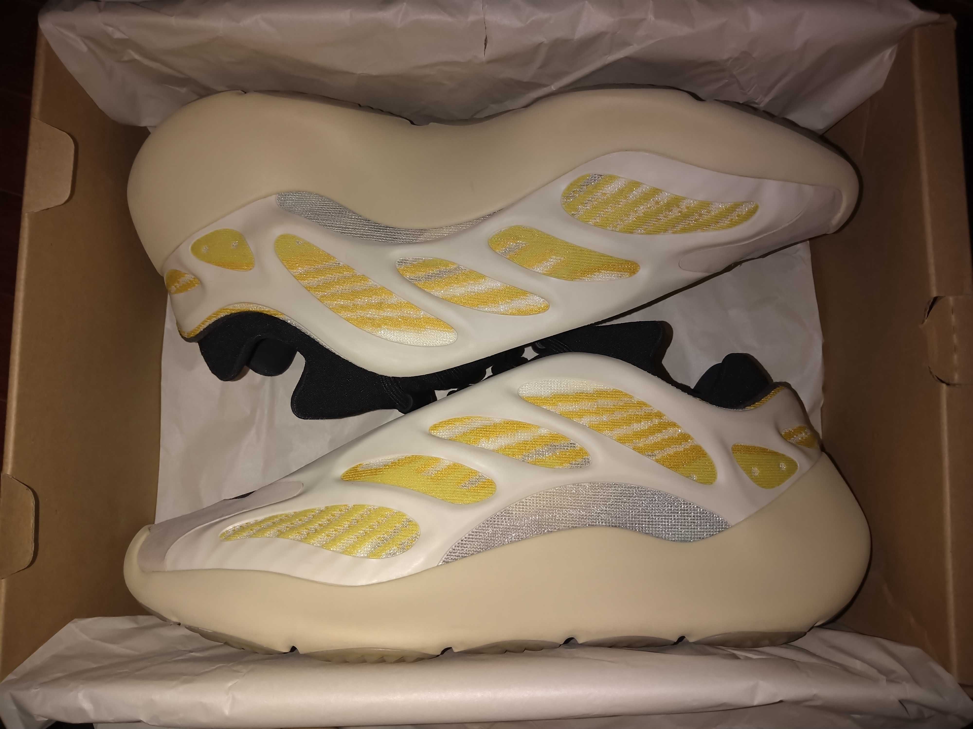 adidas YEEZY 700 V3 "Safflower"