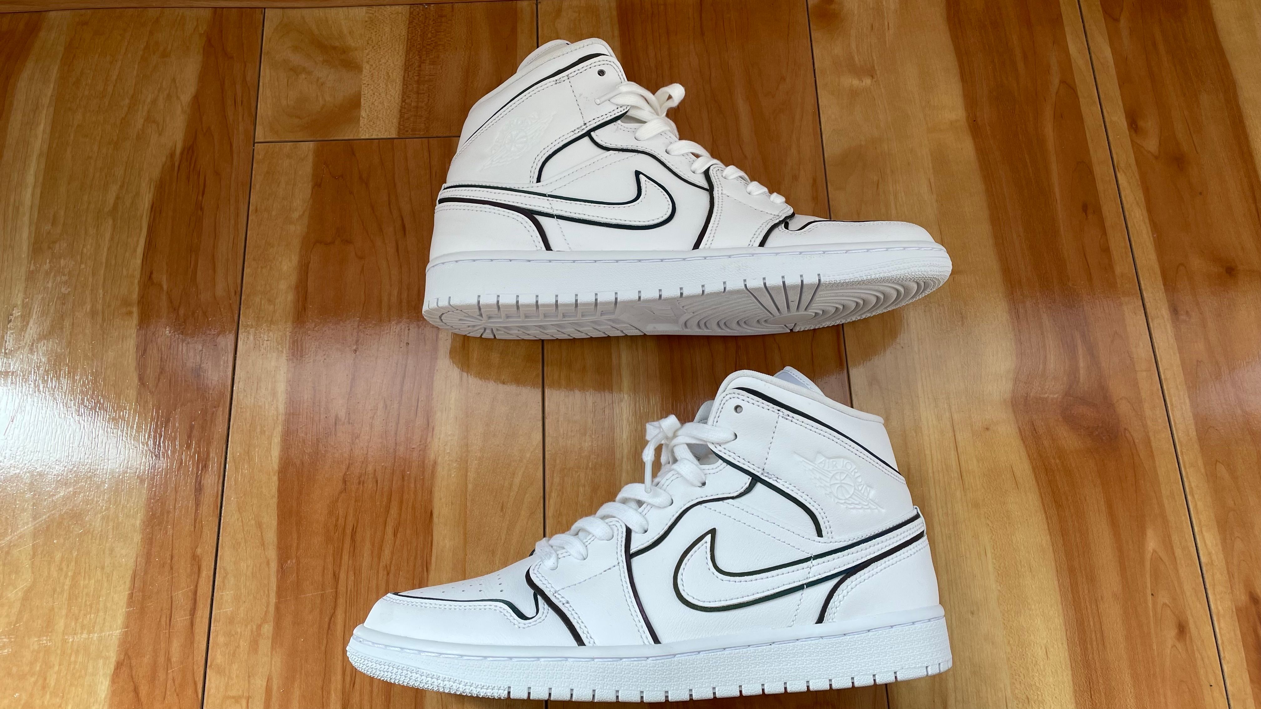NIKE Women's AIR JORDAN 1 MID "WHITE/BLACK"