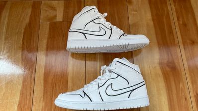 NIKE Women's AIR JORDAN 1 MID "WHITE/BLACK"