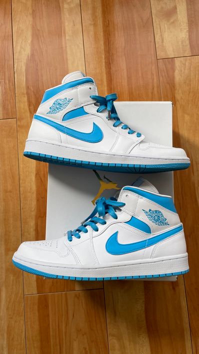 Nike Women's Air Jordan 1 Mid "UNC"