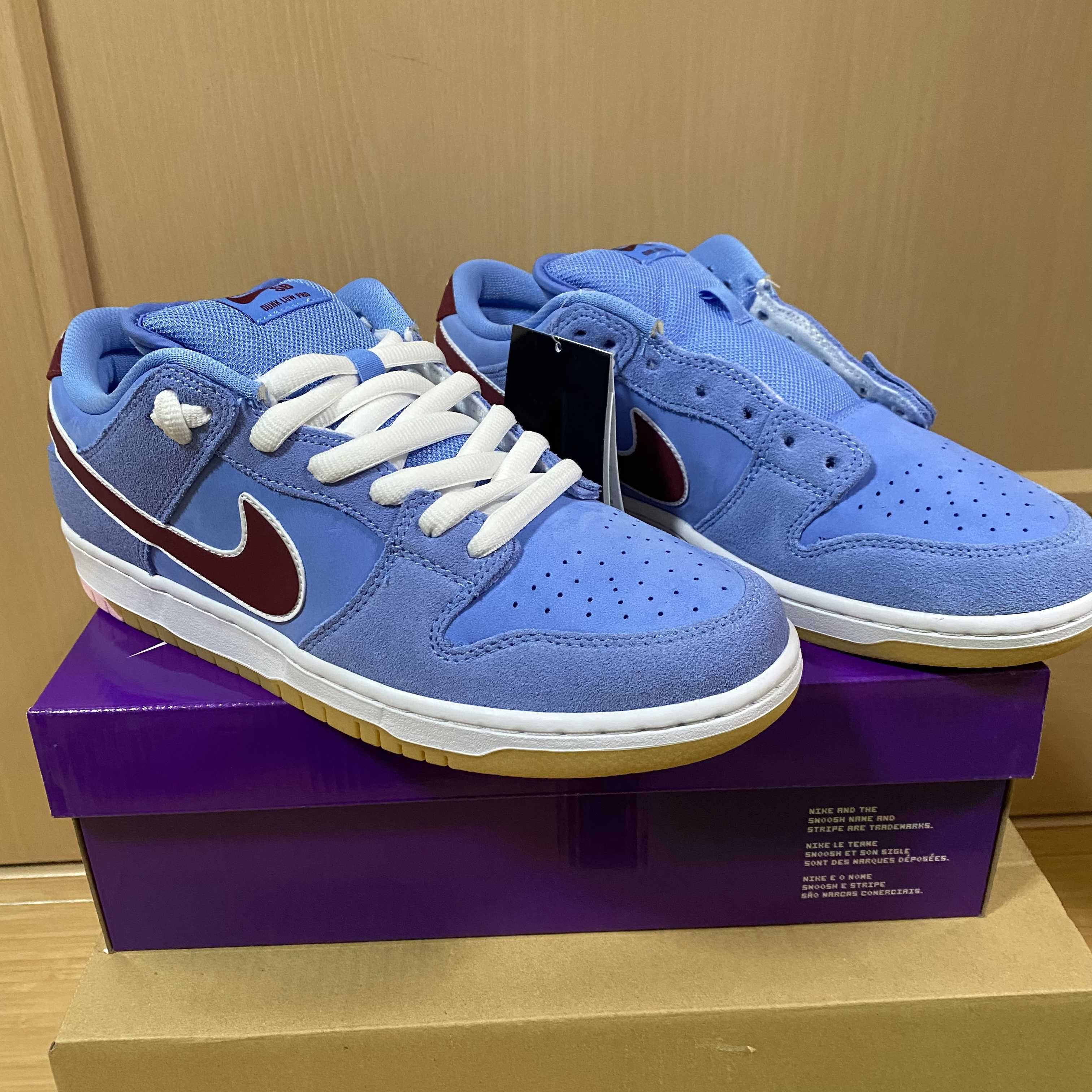 Nike SB Dunk Low Pro "Philadelphia Phillies/Valor Blue and Team Maroon"
