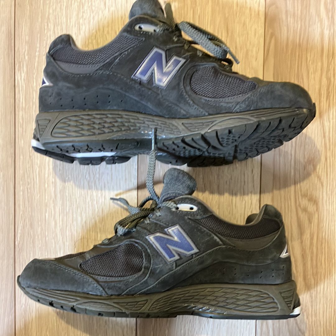 BEAMS × New Balance 2002R GORE-TEX "Charcoal"