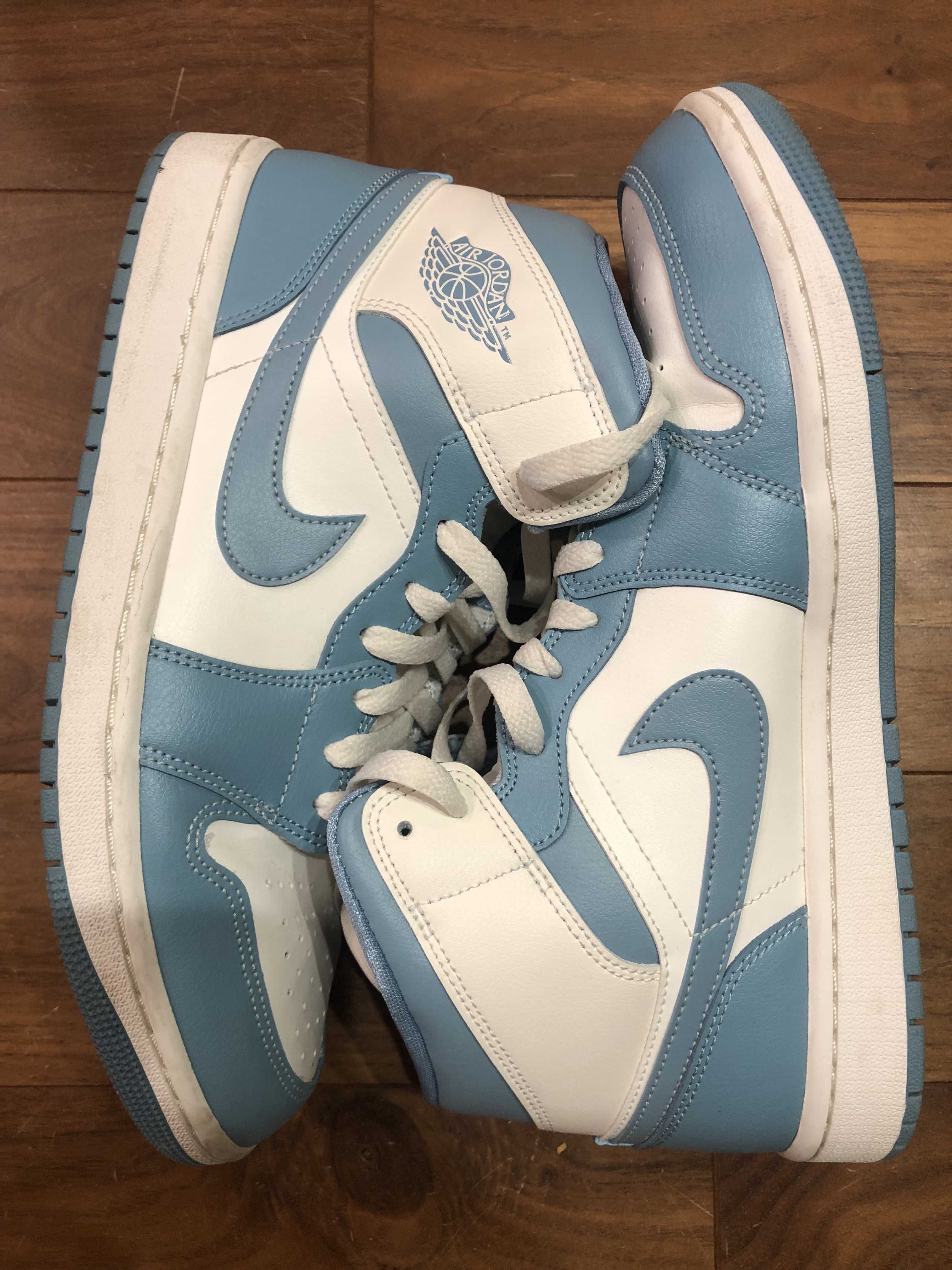 Nike Women's Air Jordan 1 Mid "University Blue"