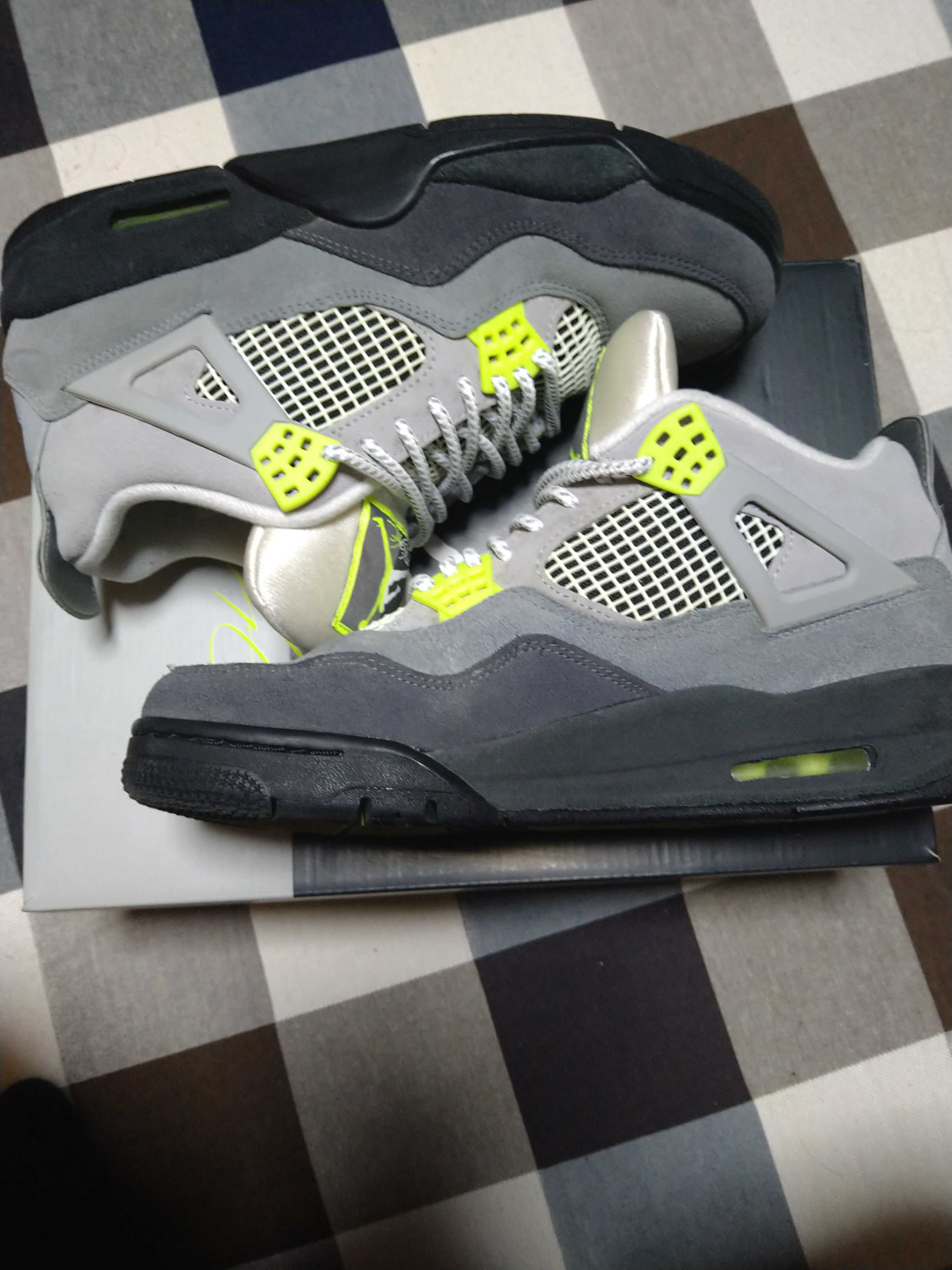 NIKE AIR JORDAN 4 RETRO LE "NEON"