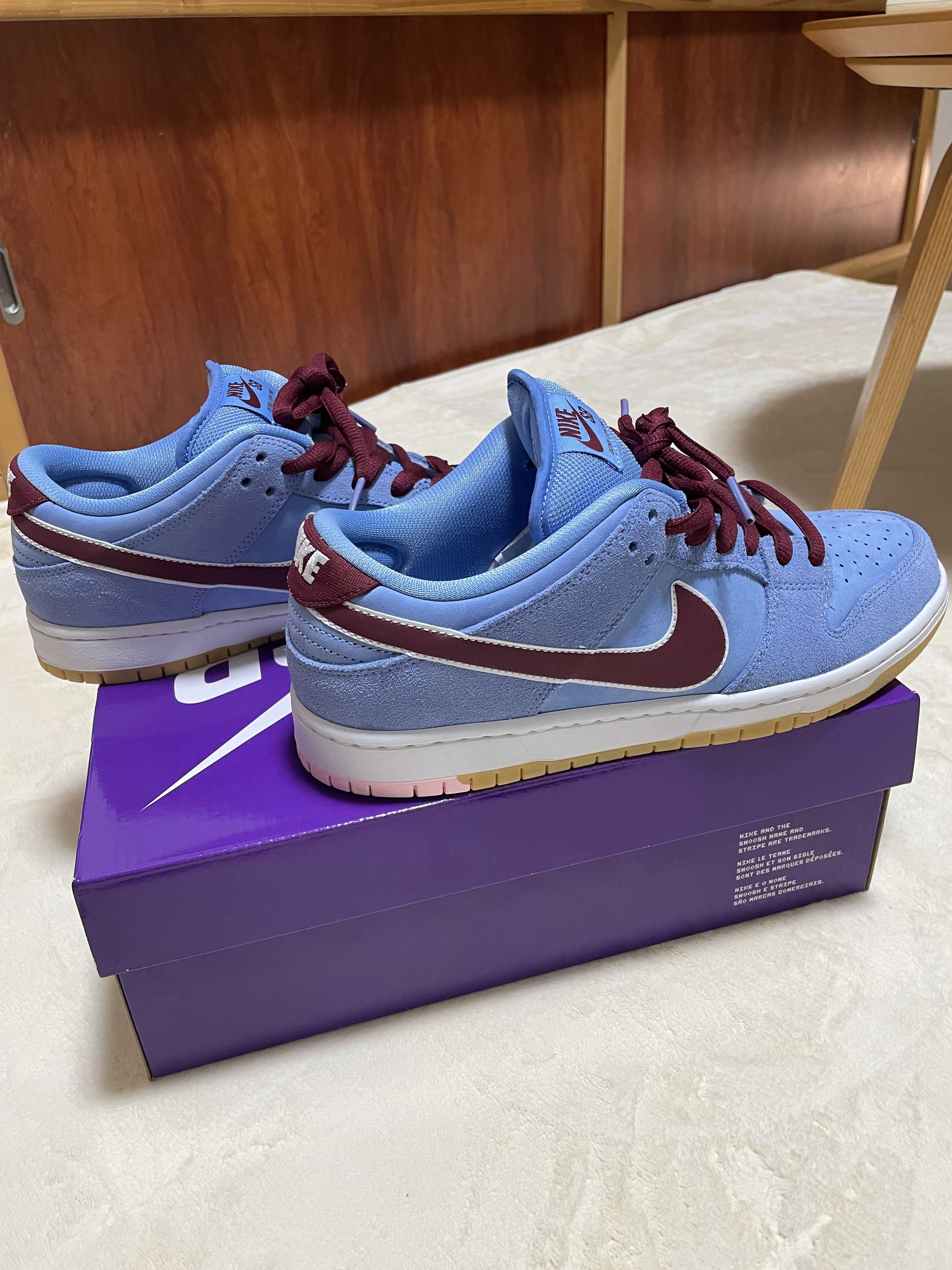 Nike SB Dunk Low Pro "Philadelphia Phillies/Valor Blue and Team Maroon"