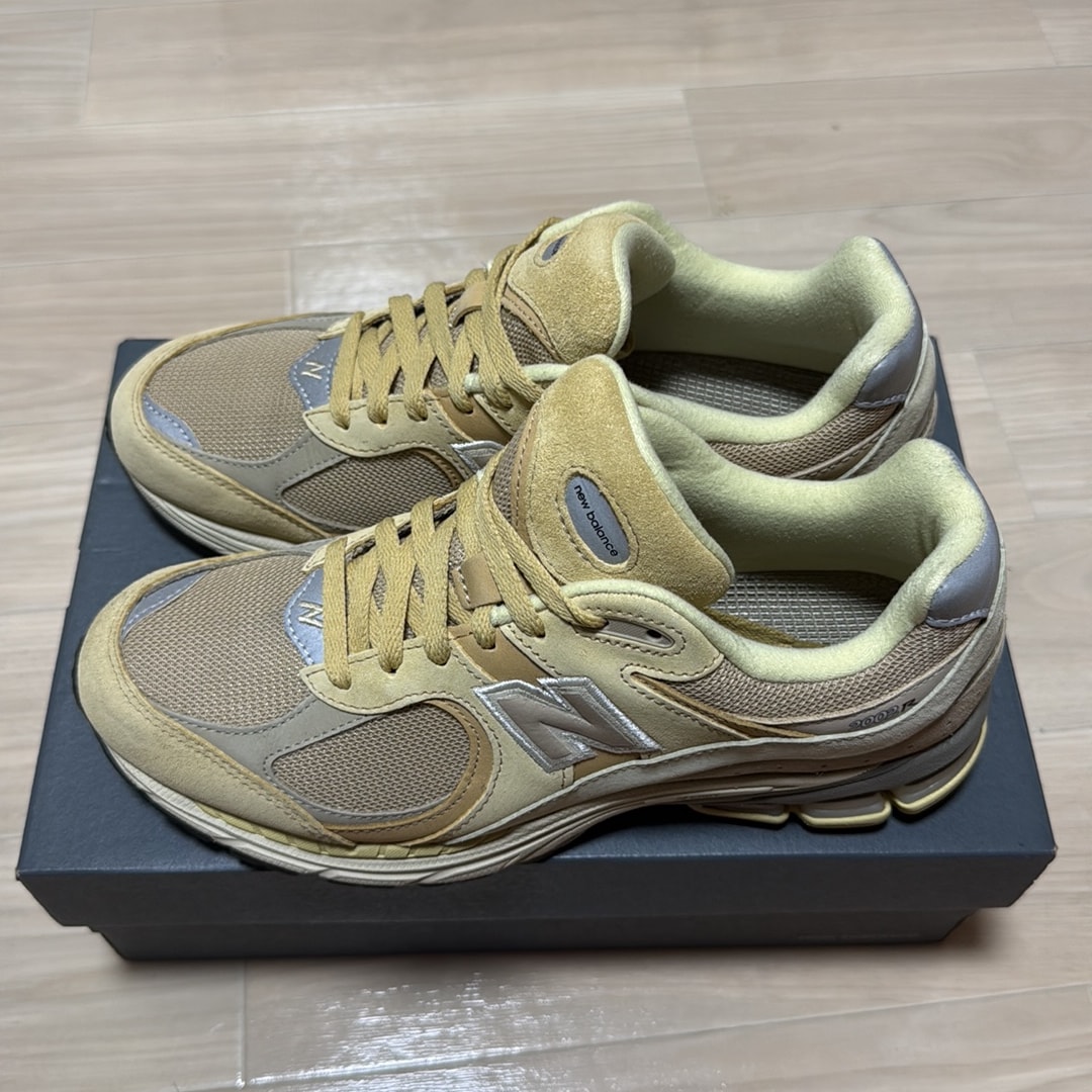 AURALEE × New Balance 2002R "Yellow/Beige"