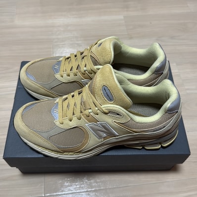 AURALEE × New Balance 2002R "Yellow/Beige"