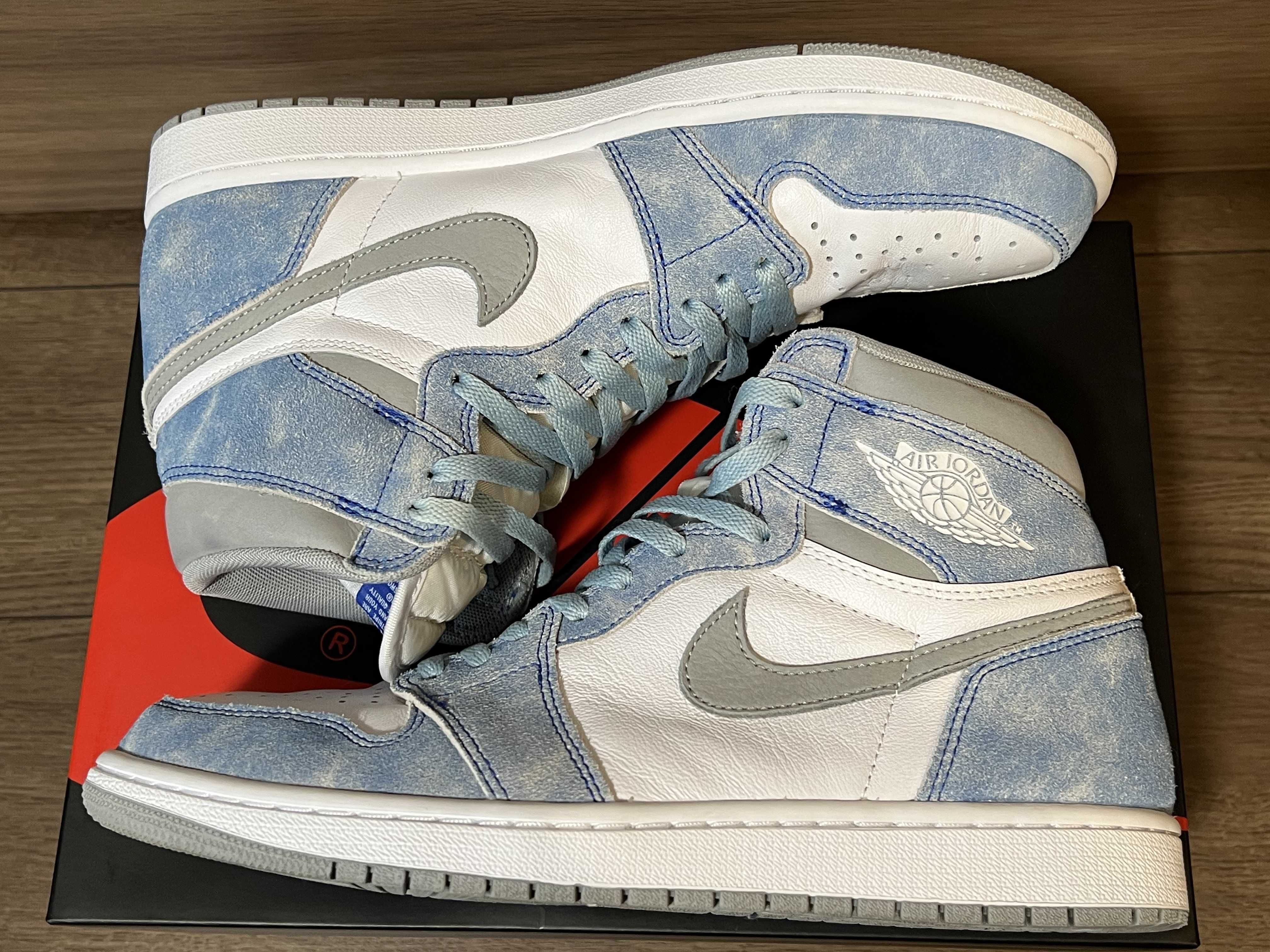 Nike Air Jordan 1 High OG "Hyper Royal"