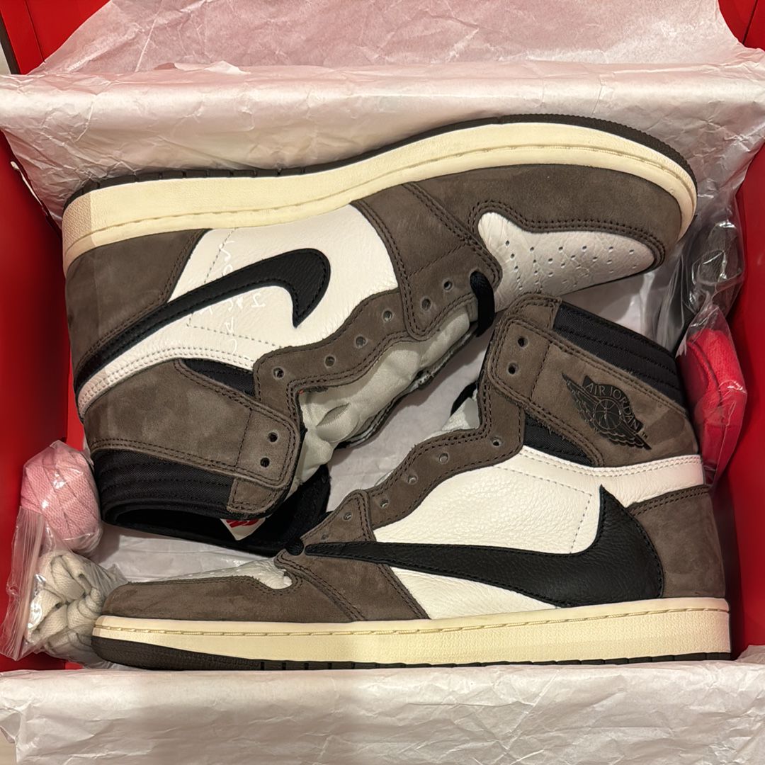 Travis Scott × Nike Air Jordan 1 Retro High OG TS SP "Sail/Dark Mocha"