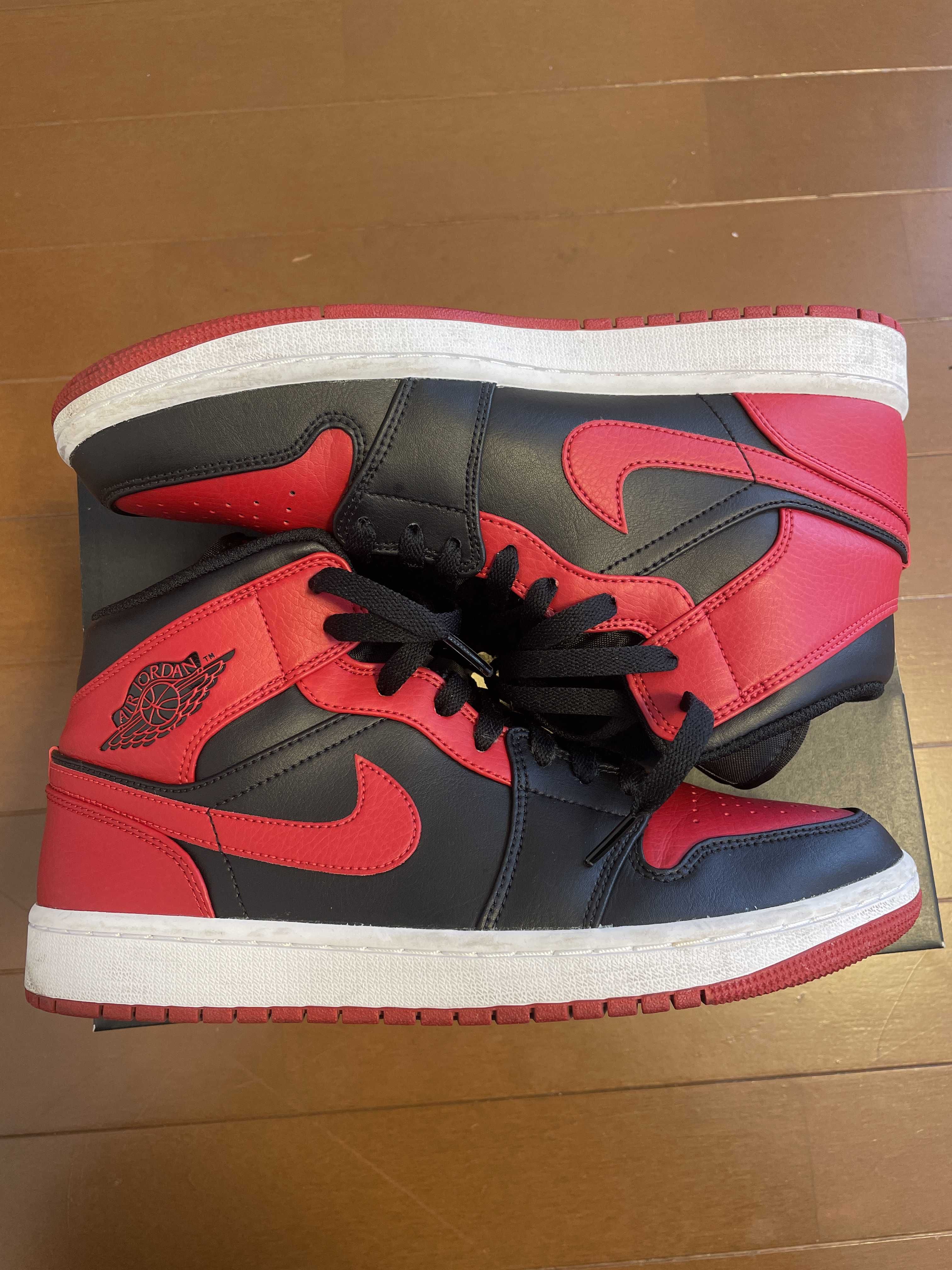 Nike Air Jordan 1 Mid "Bred"