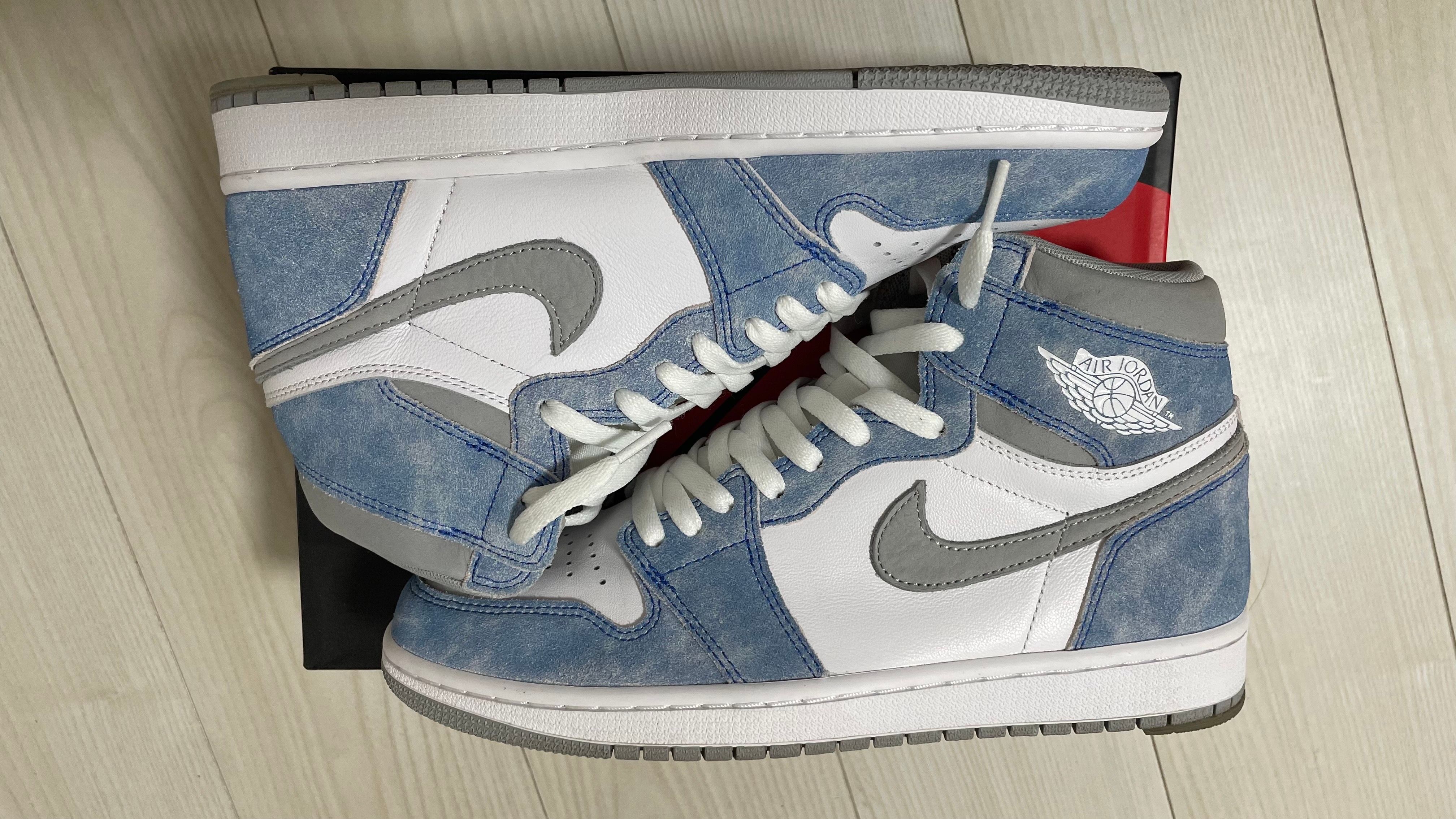 Nike Air Jordan 1 High OG "Hyper Royal"