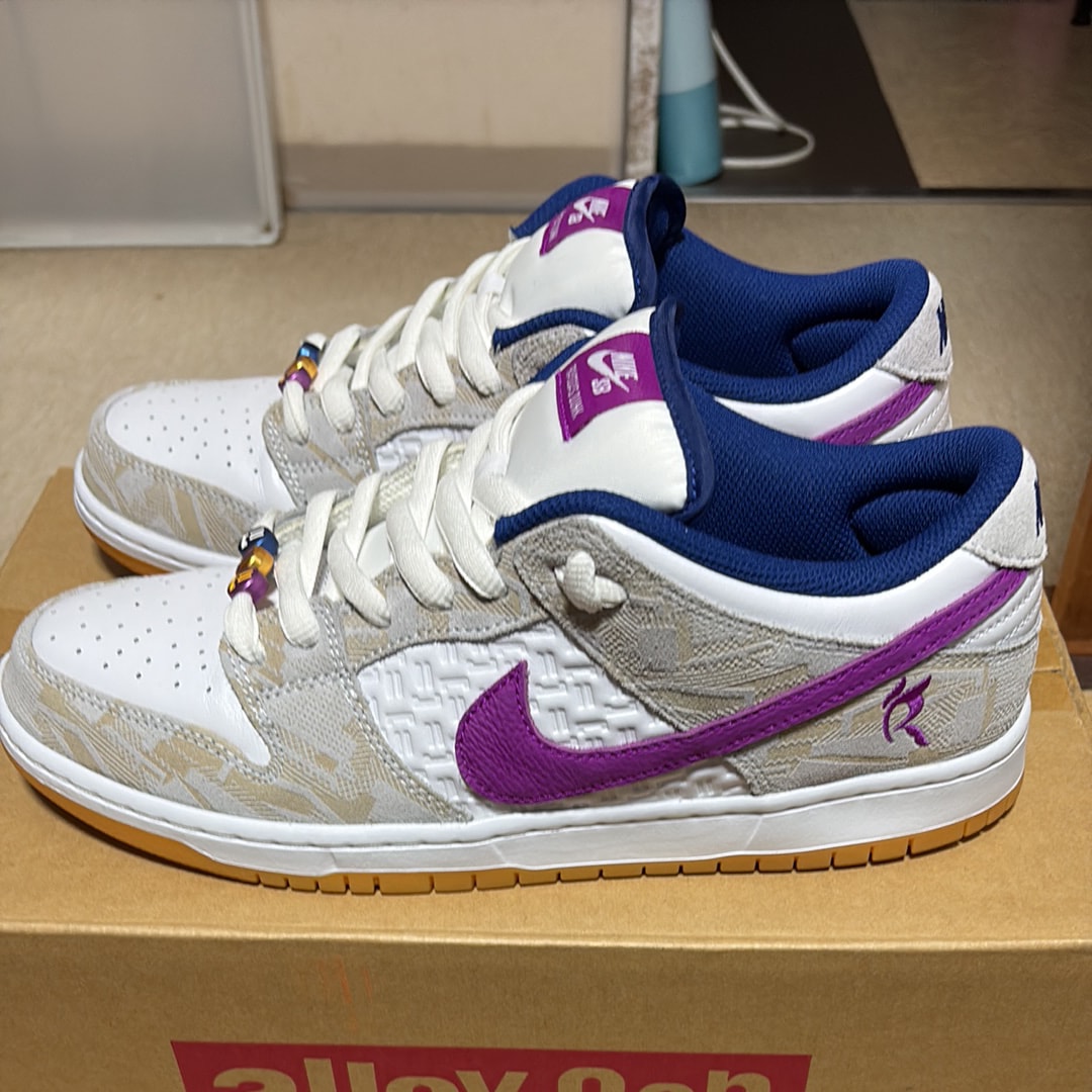 Rayssa Leal × Nike SB Dunk Low PRM "Pure Platinum and Vivid Purple"