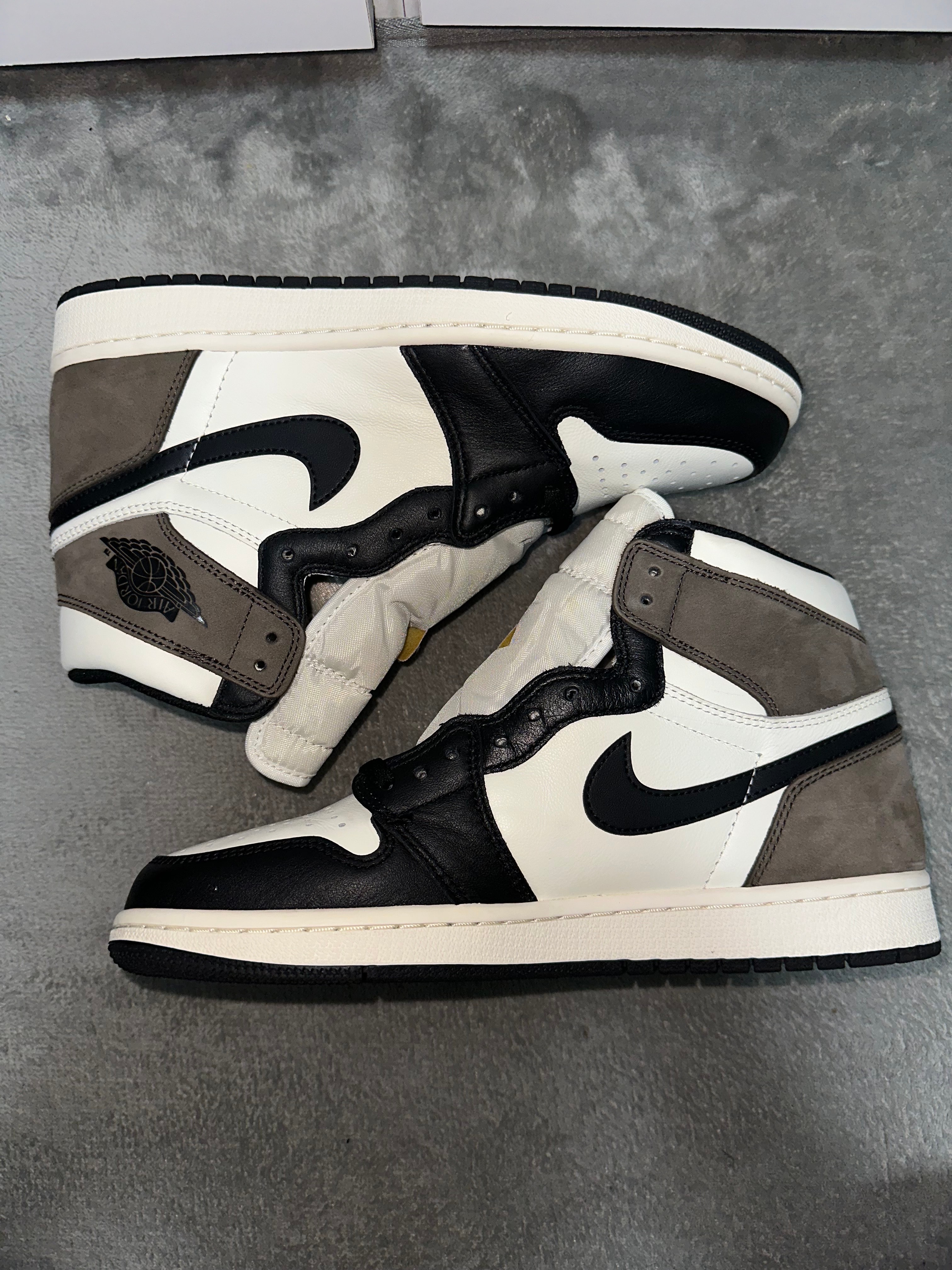 Nike Air Jordan 1 High OG "Sail/Dark Mocha/Black"