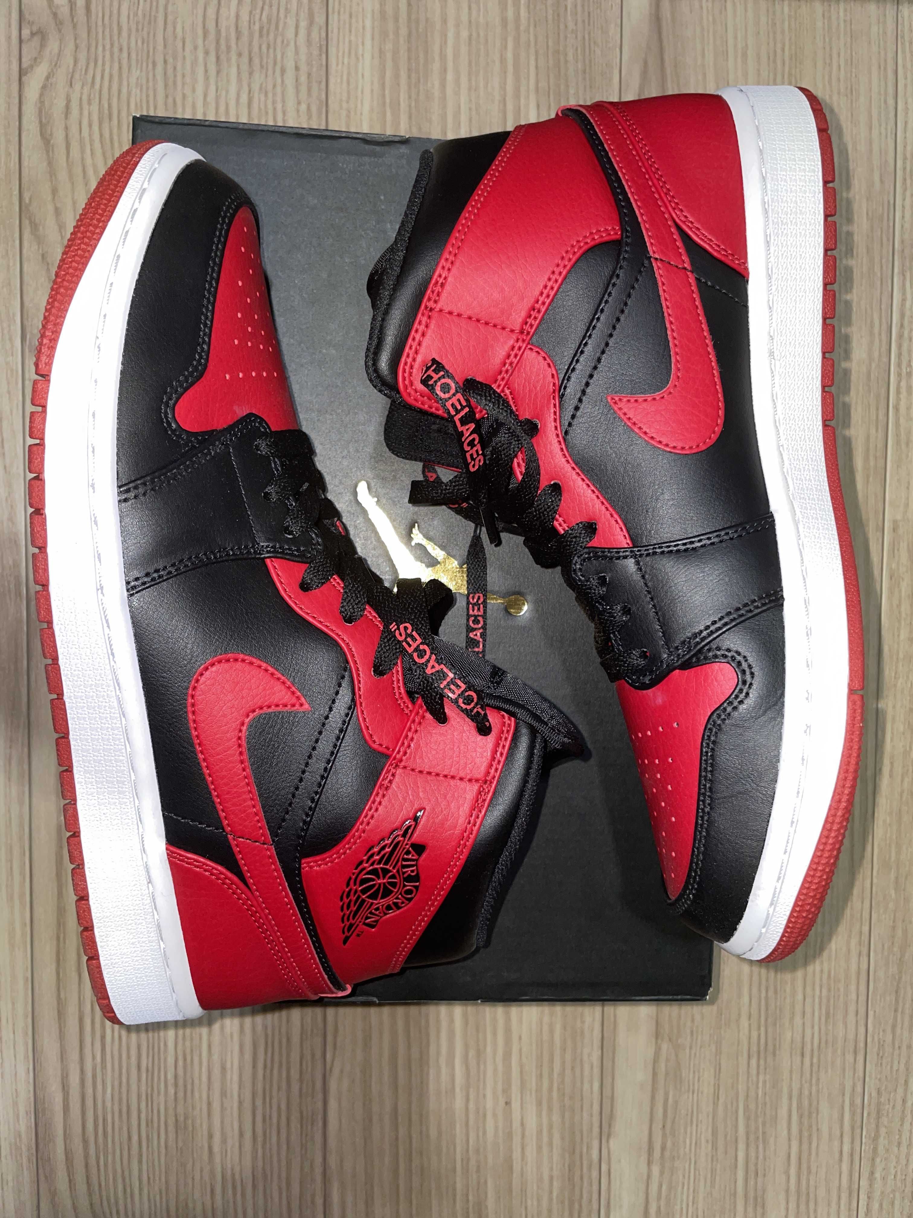 Nike Air Jordan 1 Mid "Bred"