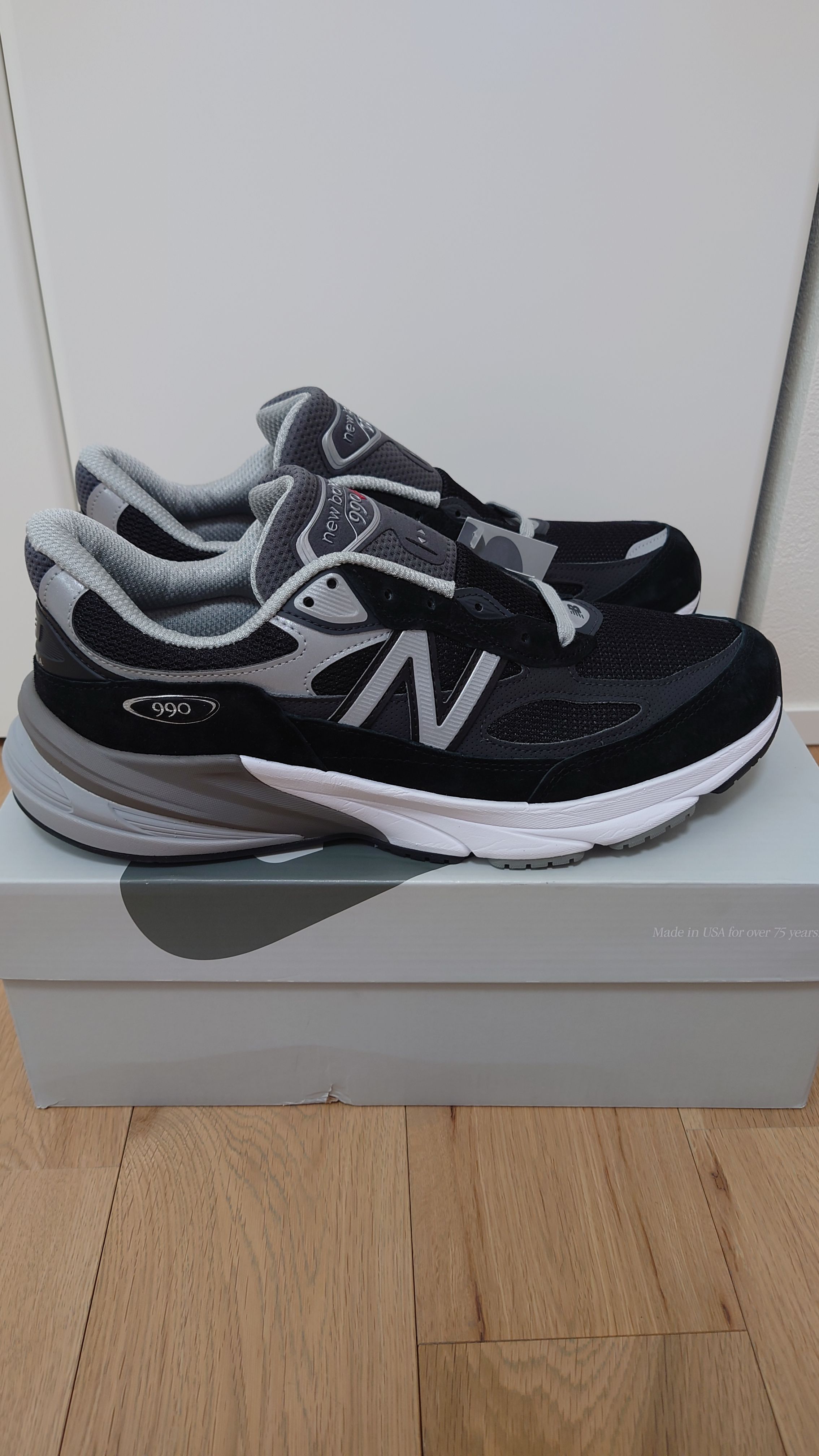 New Balance 990V6 "Black" (Heel NB Logo)