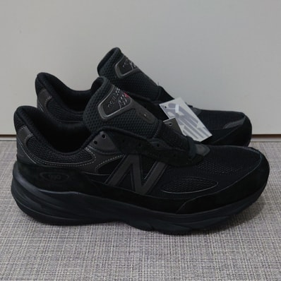 New Balance 990V6 "Triple Black"