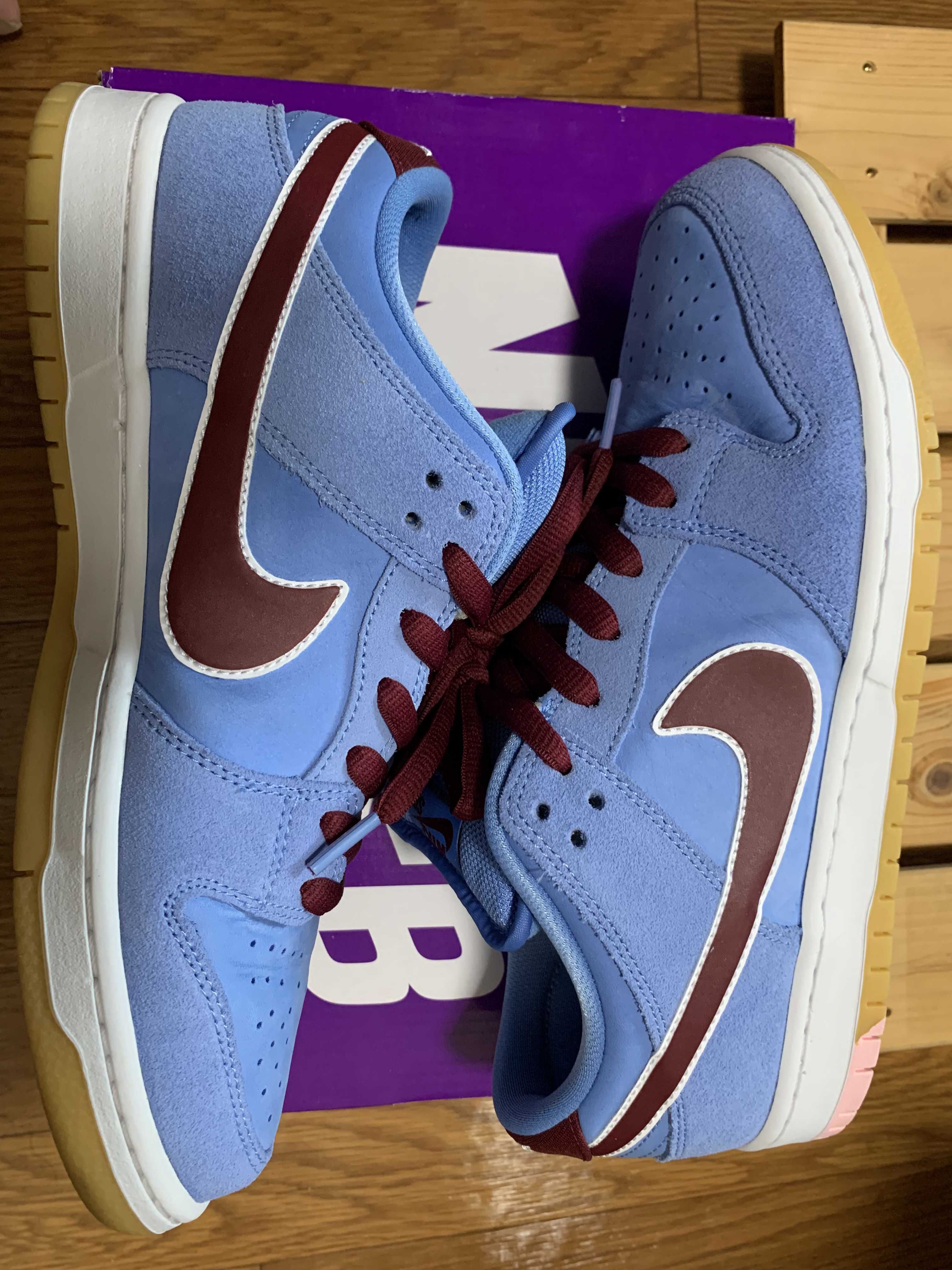 Nike SB Dunk Low Pro "Philadelphia Phillies/Valor Blue and Team Maroon"