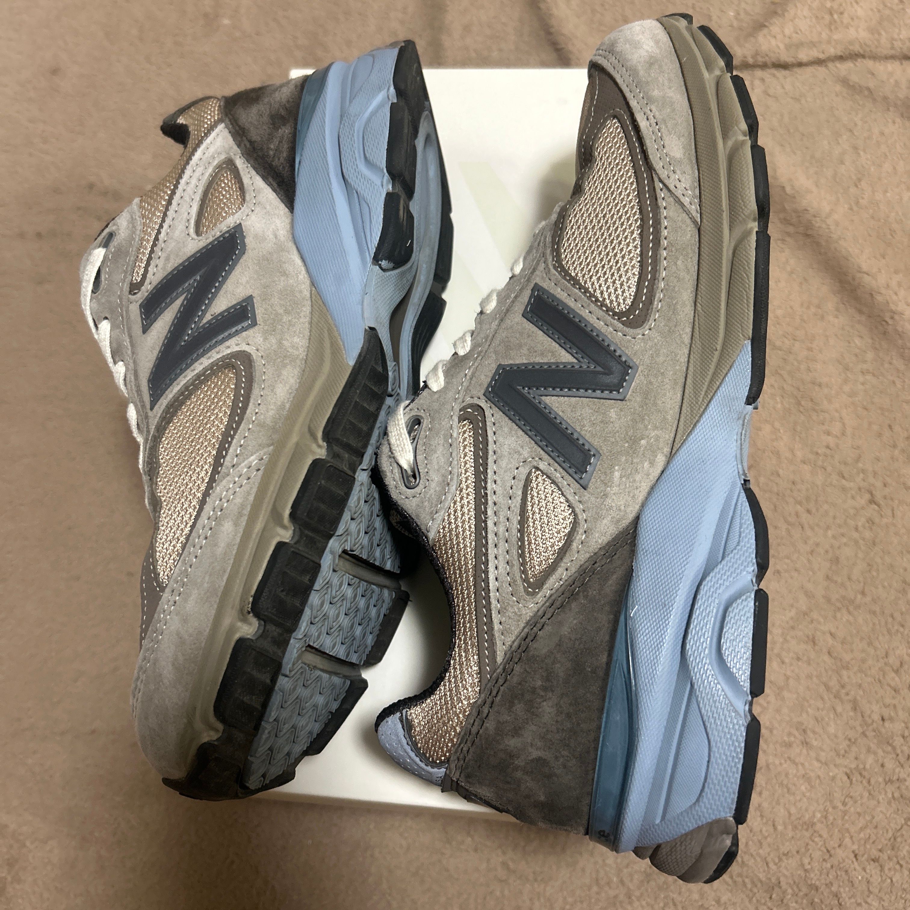 AURALEE × New Balance 990V4 "Taupe"
