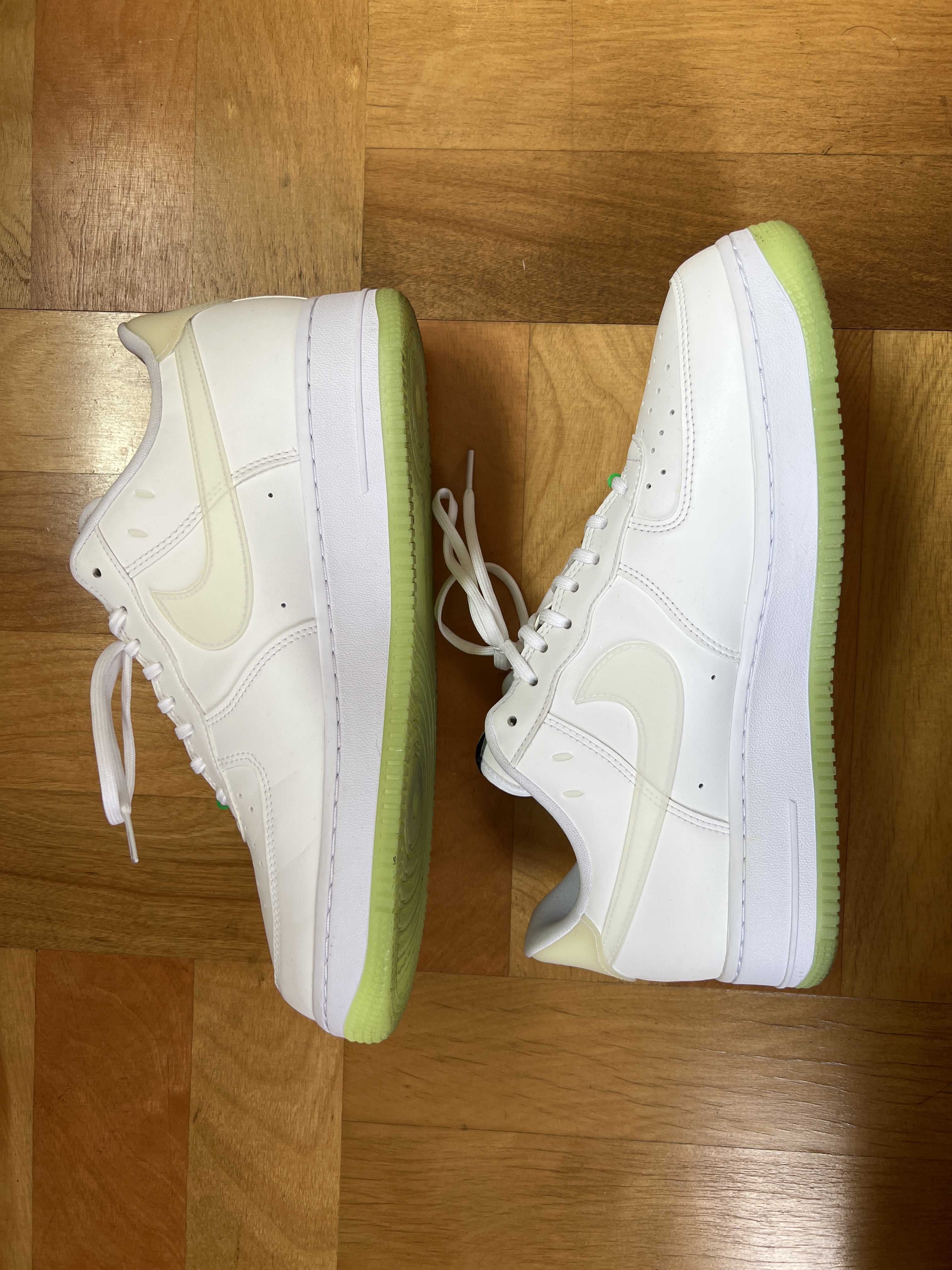 Nike Women's Air Force 1 Low '07 LX "White"