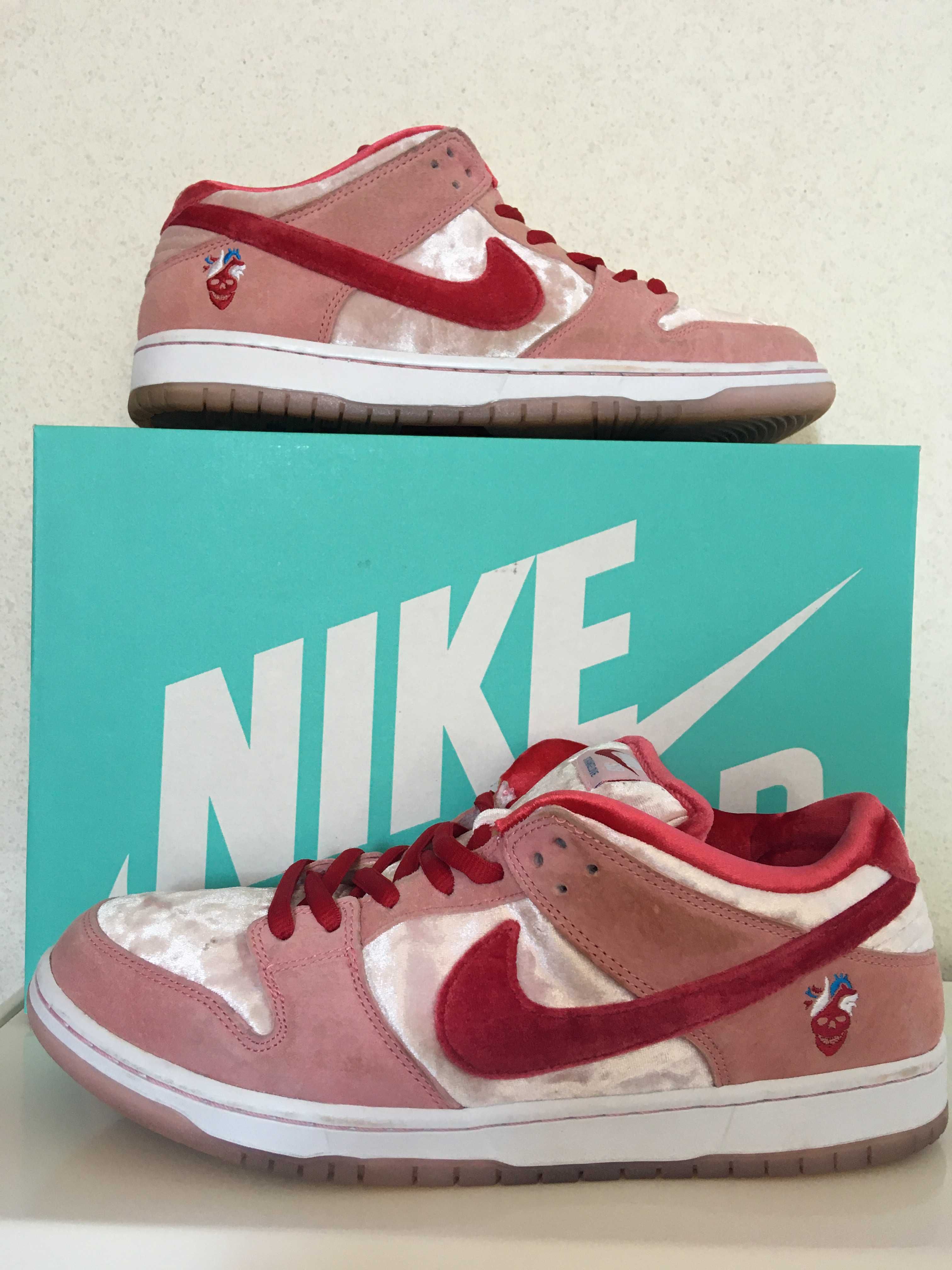 Strangelove × Nike SB Dunk Low "Valentine’s Day"