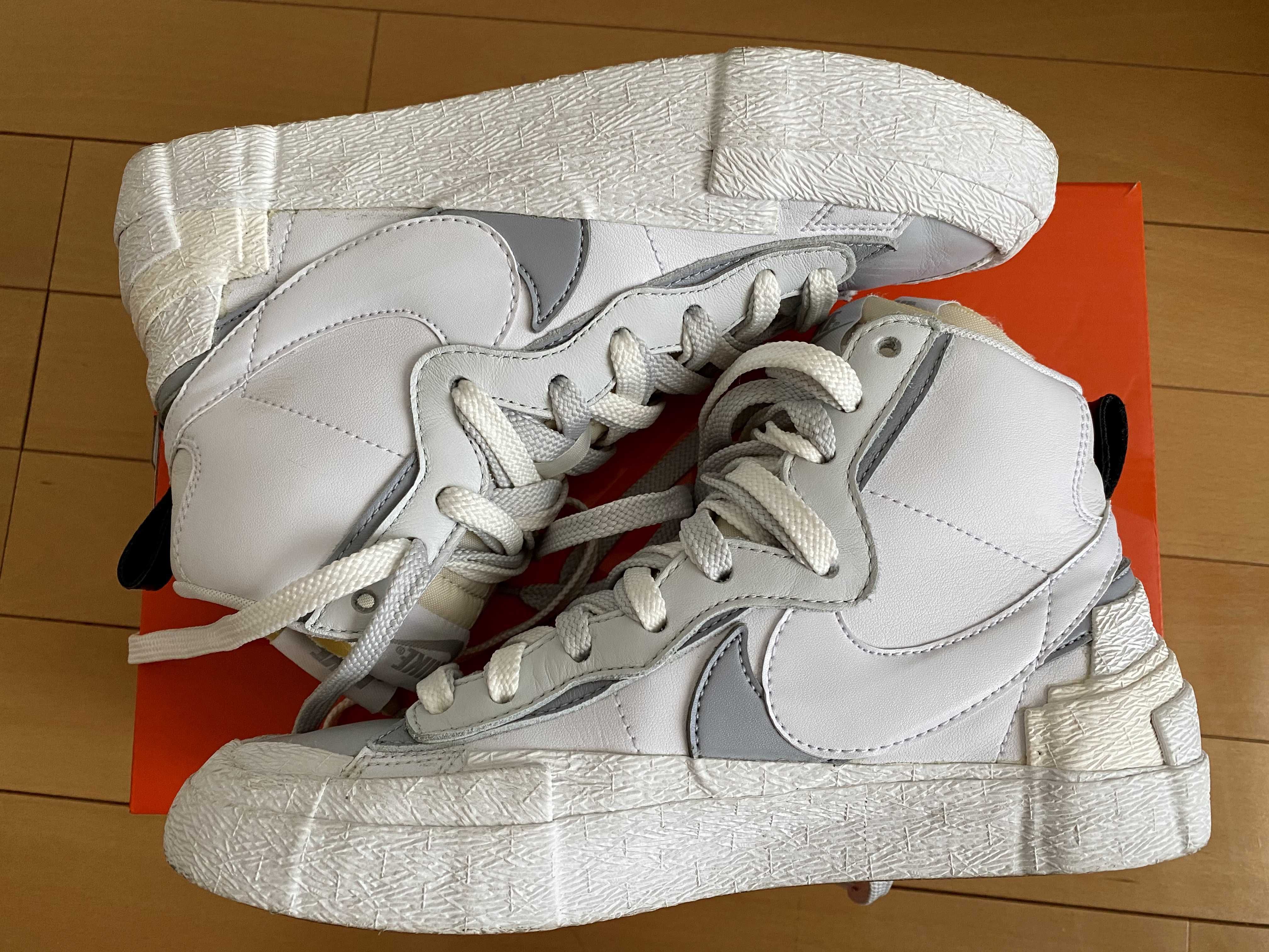 sacai × NIKE BLAZER MID "WHITE/WOLF GREY"