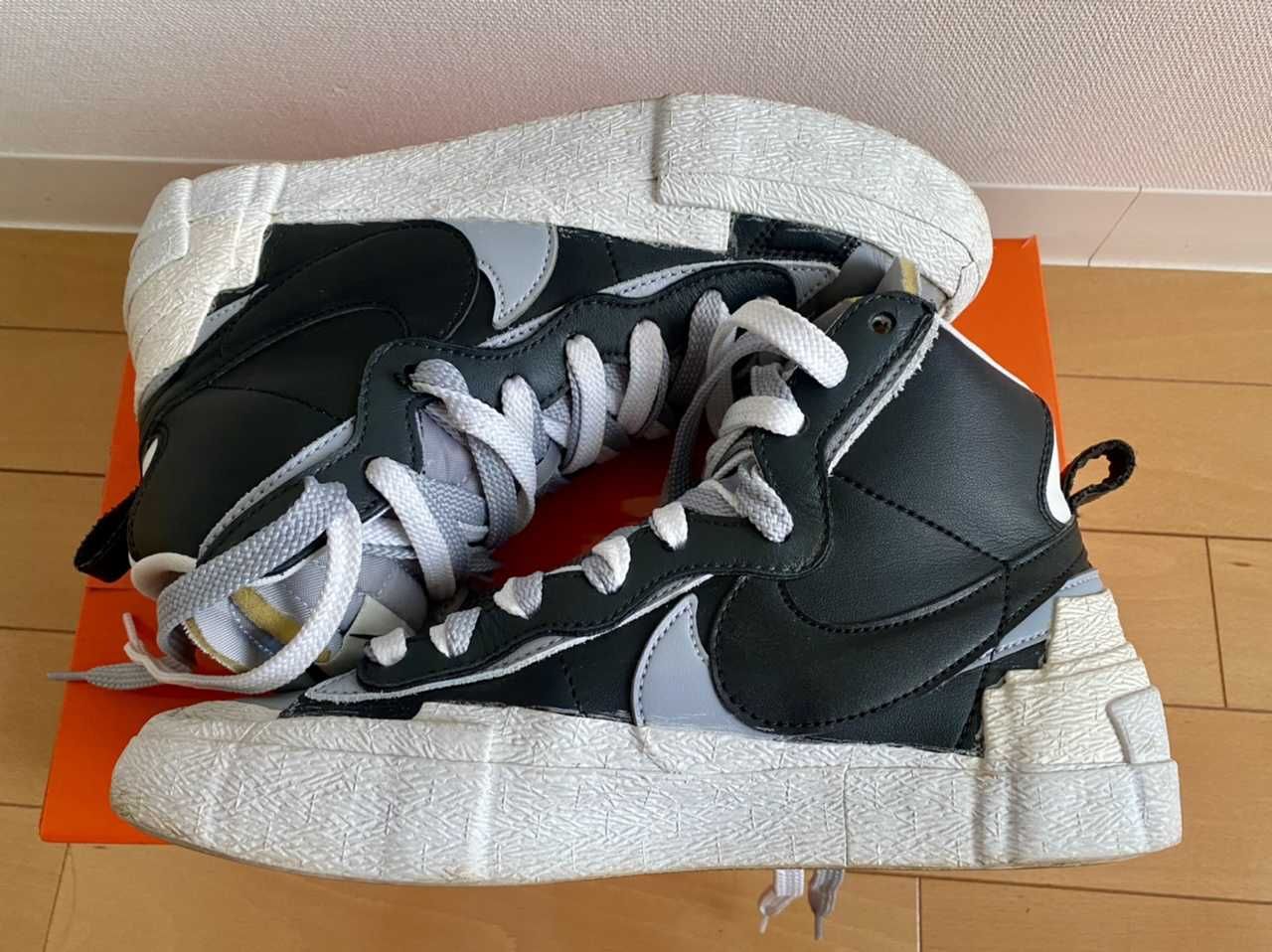 sacai × NIKE BLAZER MID "BLACK/WOLF GREY/WHITE"