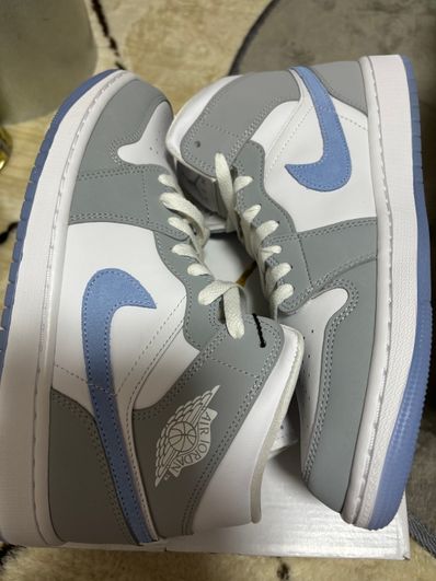 Nike Women's Air Jordan 1 Mid "Wolf Grey"