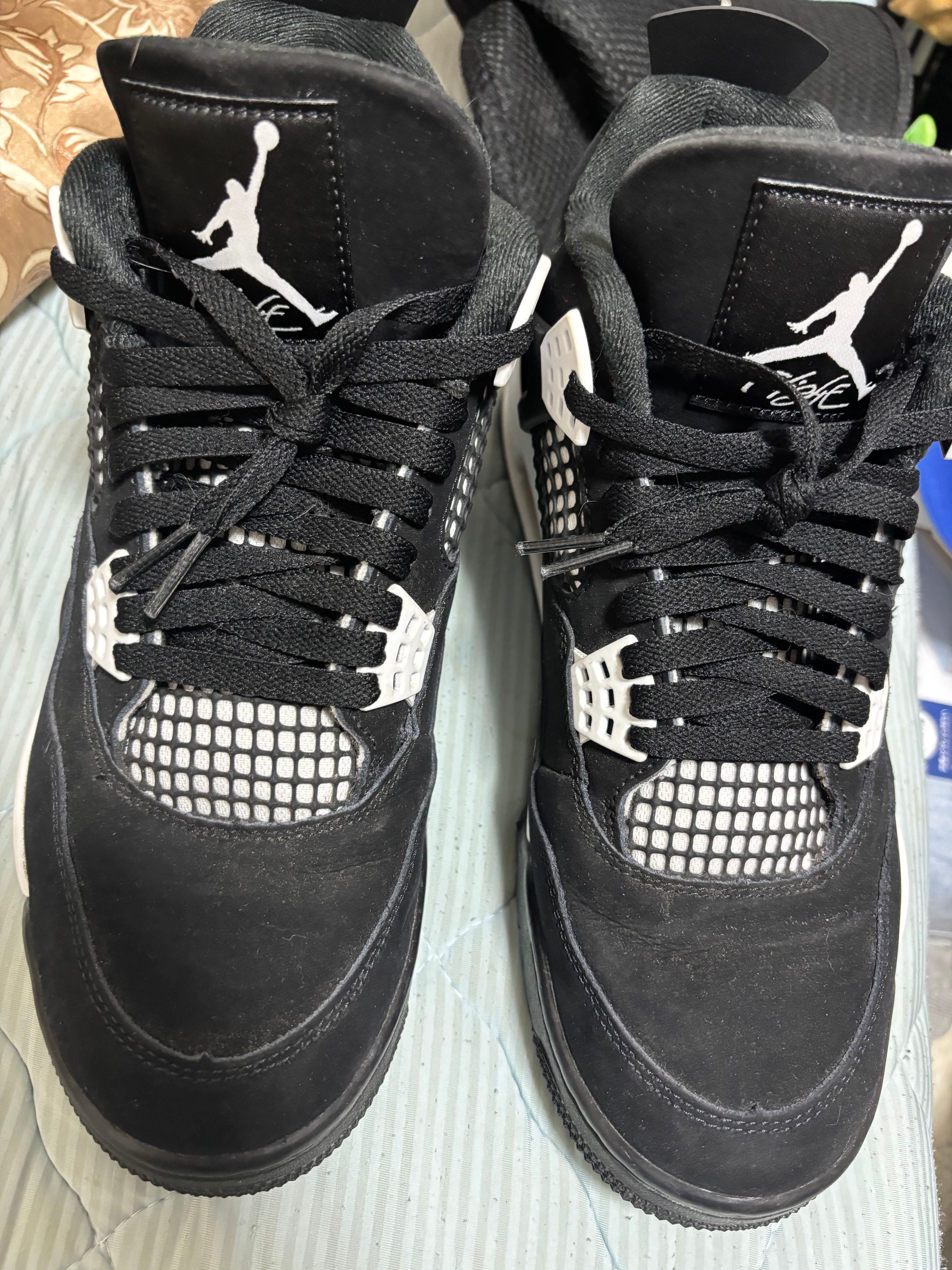 Nike Air Jordan 4 Retro "White Thunder"