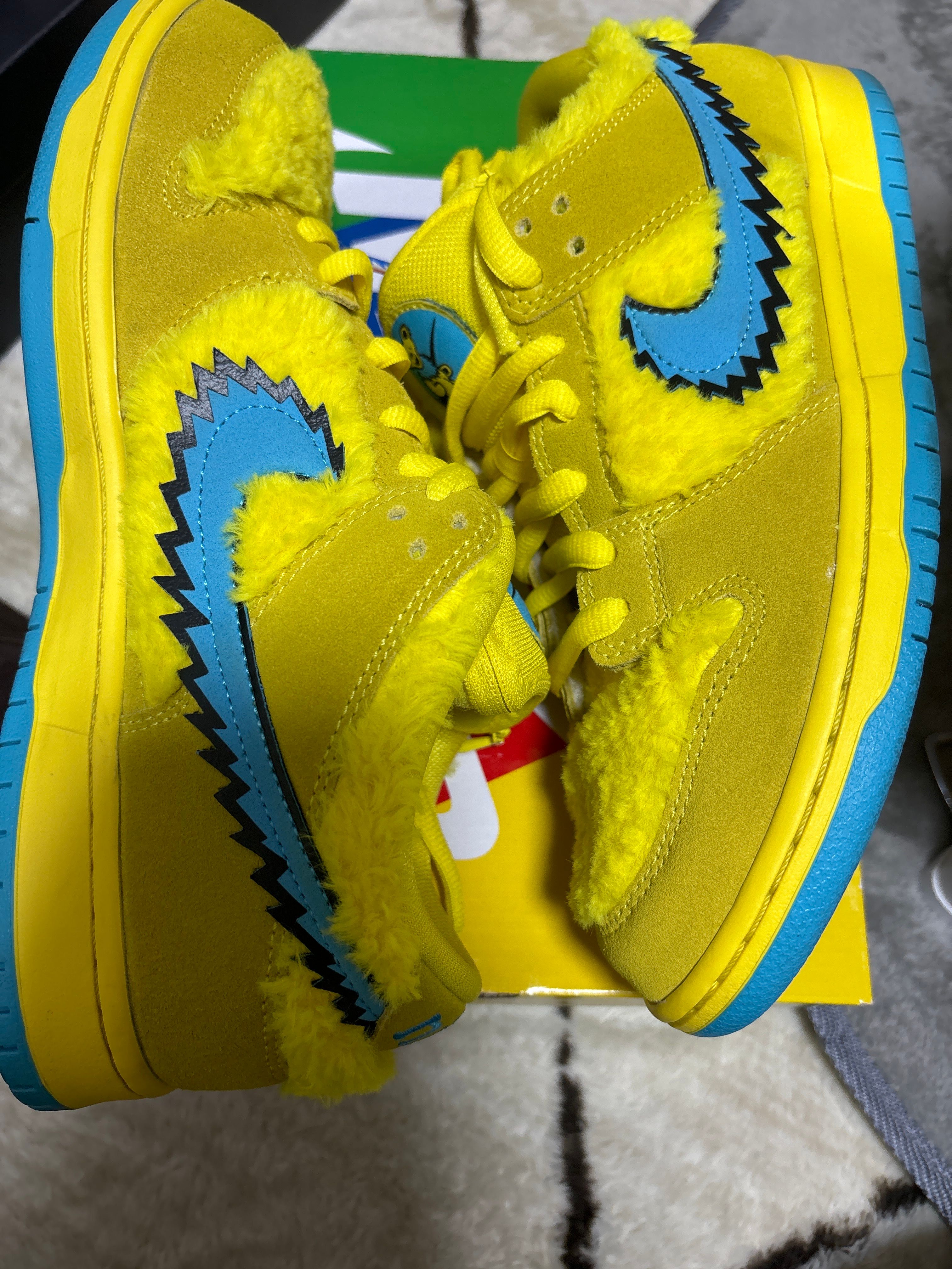 Grateful Dead × Nike SB Dunk Low "Yellow Bear"