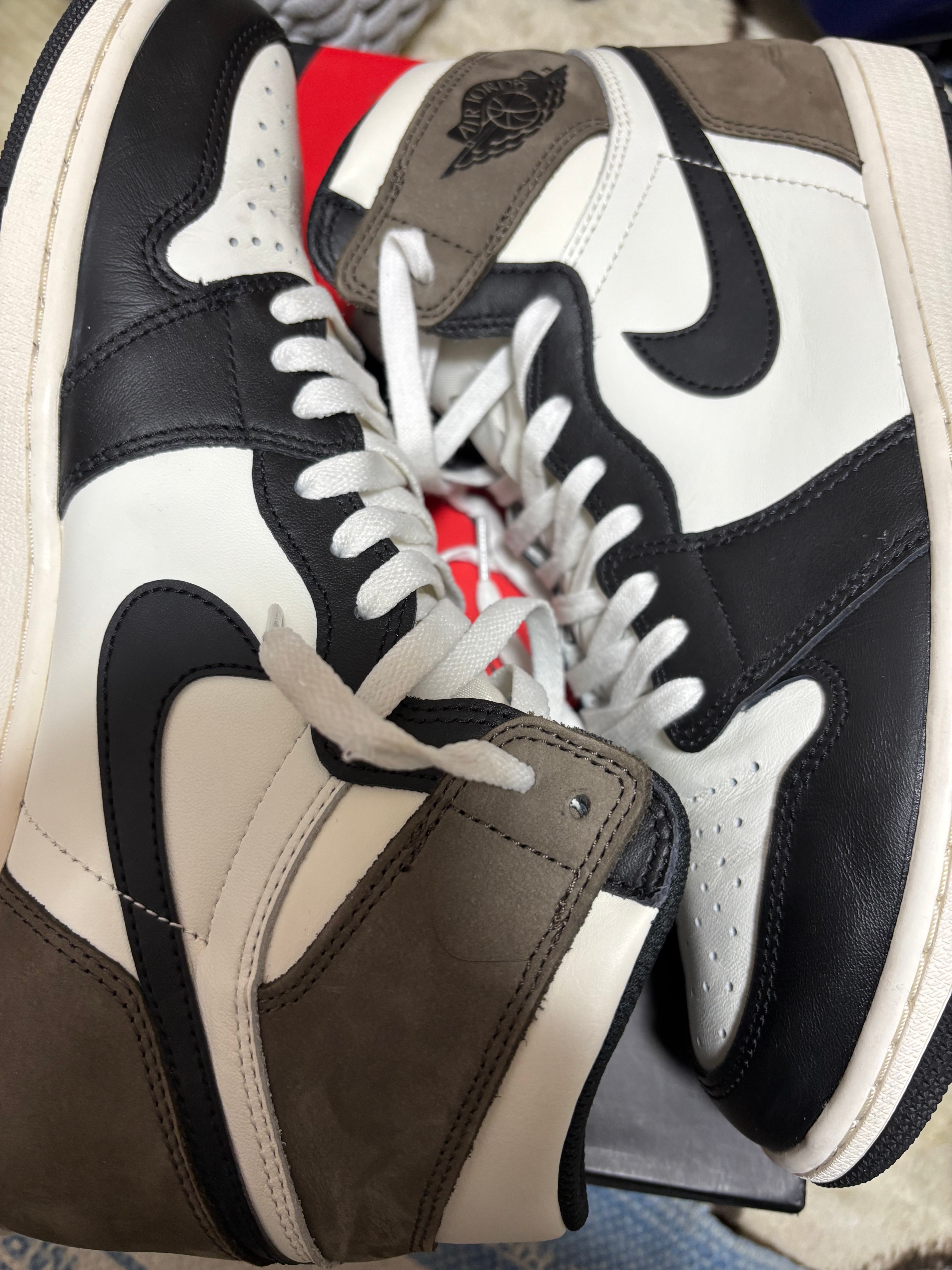 ナイキ エアジョーダン1 ハイ OG "セイル/ダークモカ/ブラック"